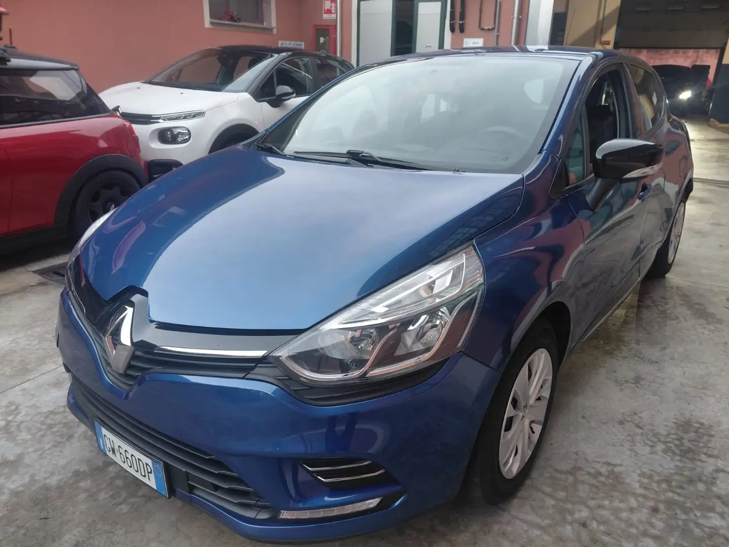Renault Clio Clio IV 2017 0.9 tce  Intens 76cv Blauw - 2
