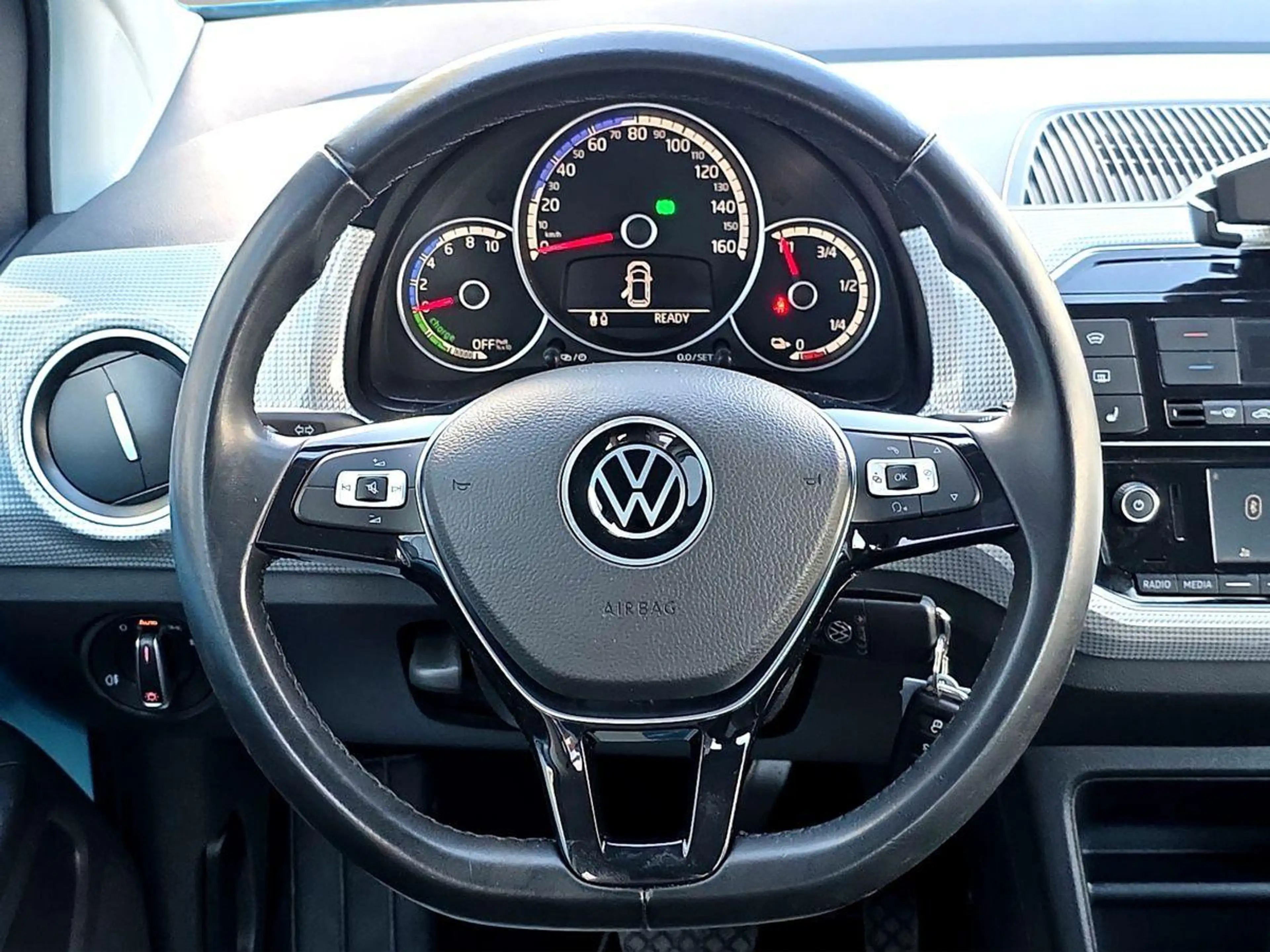 Volkswagen e-up! Style Plus CCS DAB SITZHZ 250KM-Reichweite — photo 14
