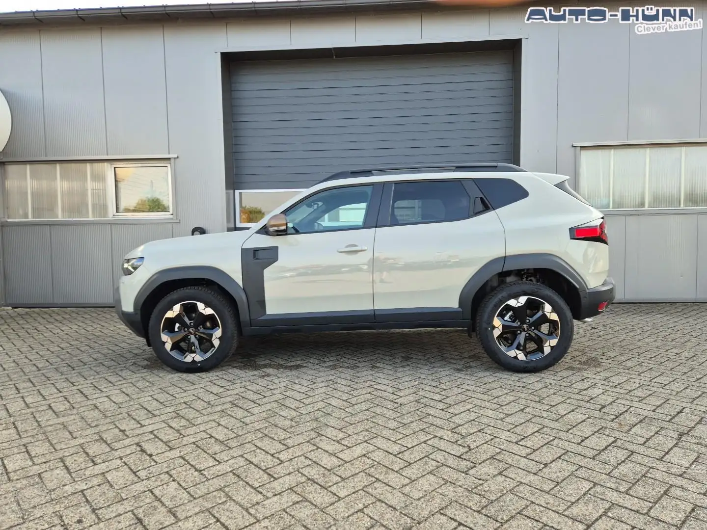 Dacia Duster Extreme 4x4 130PS 1.2 TCe 4x Kamera Lenkradheiz... Grau - 2