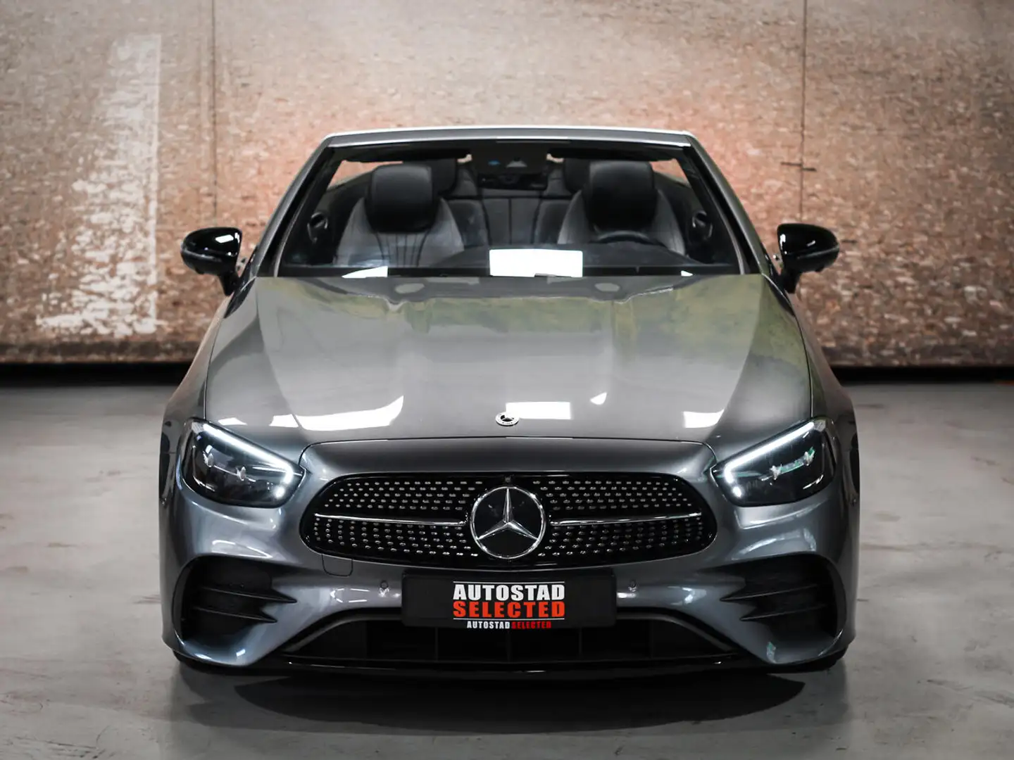 Mercedes-Benz E 220 AMG-Line Night Grijs - 2