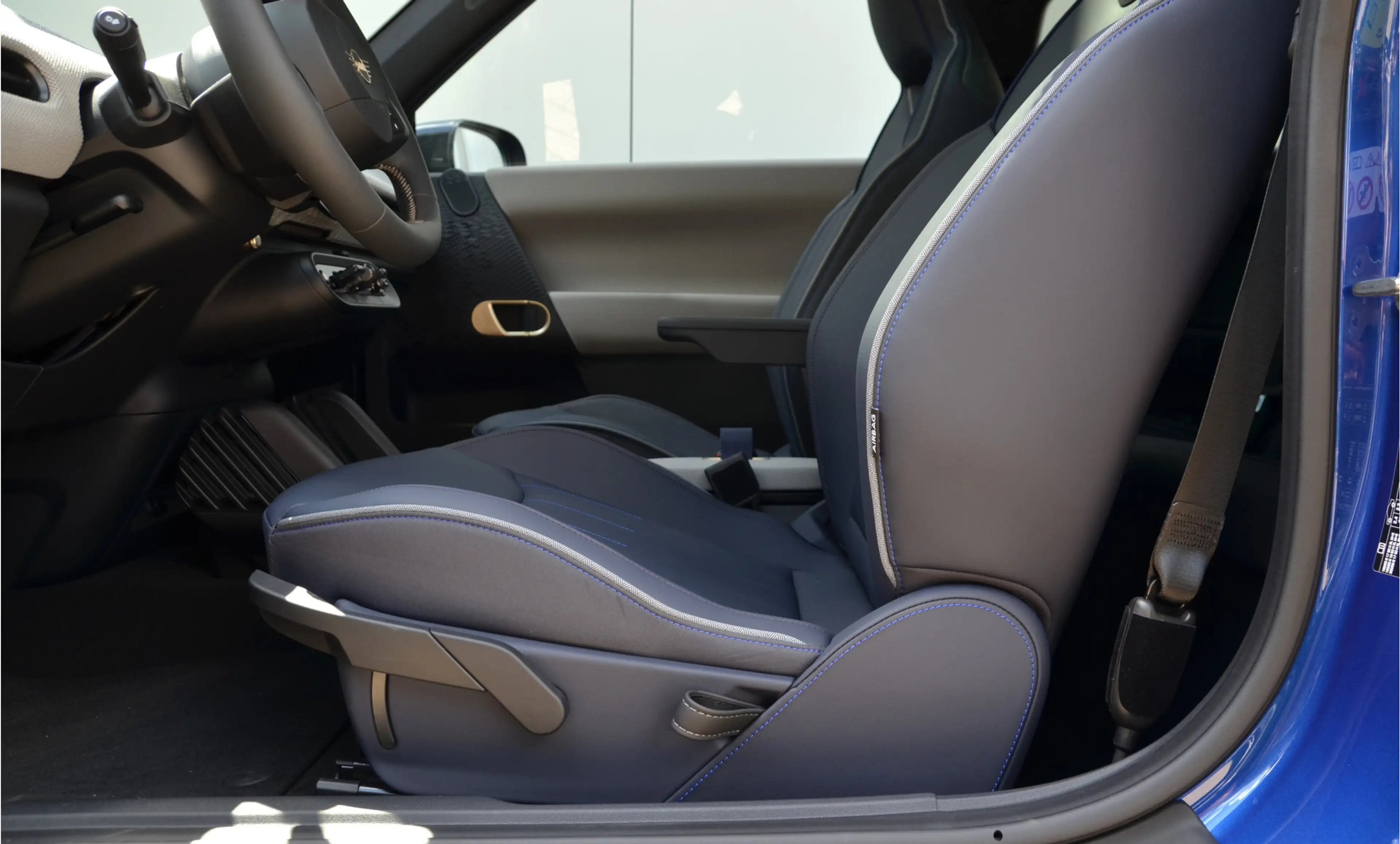 MINI Cooper E Hatchback / Favoured Trim / Pakket M / 18 inch Sli — photo 7