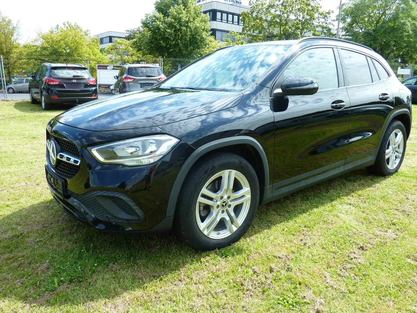 Mercedes-Benz GLA 200 GLA 200 d (247.712) Progressive, viele Extras... Schwarz - 1
