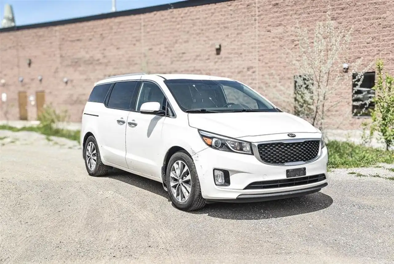 Kia Sedona снимка Kia Sedona
