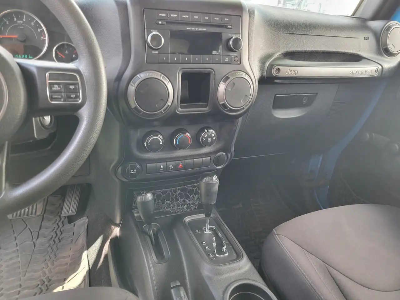 Jeep Wrangler снимка Jeep Wrangler