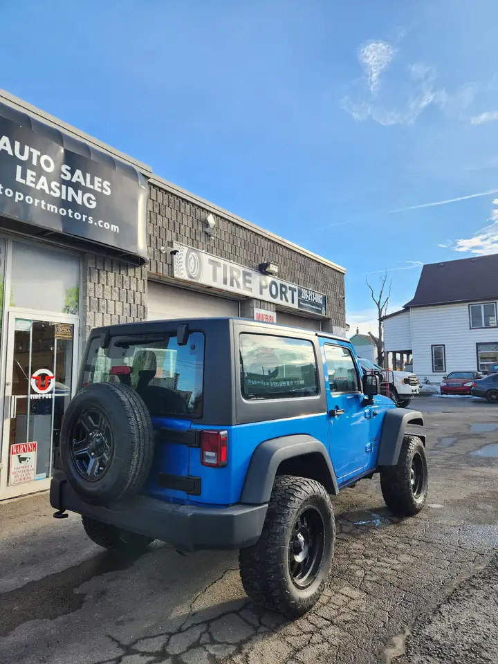 Jeep Wrangler снимка Jeep Wrangler