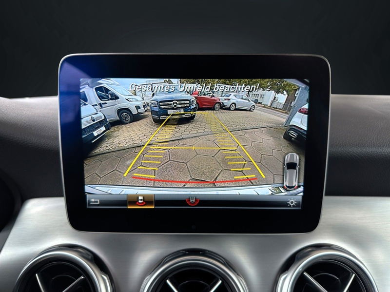 Mercedes-Benz GLA 180 CGI AMG-LINE NAVI-KAMERA-LED-MEMORY — photo 11