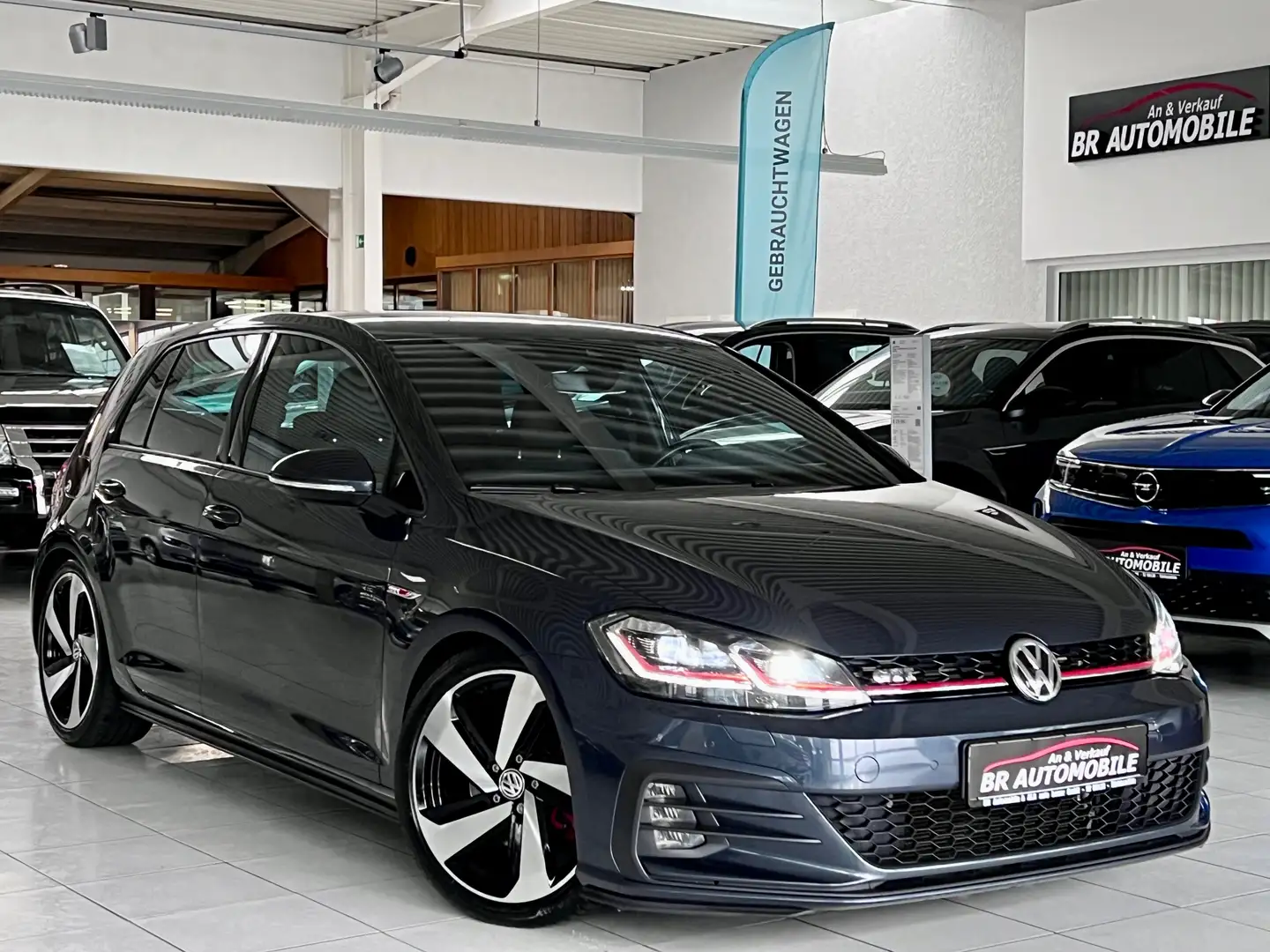 Volkswagen Golf GTI Limousine in Blau gebraucht in Nohfelden für € 26.490,-
