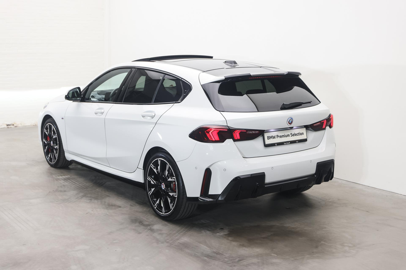 BMW 120 1 Serie M Sport Automaat / Panoramadak / M Sportst — photo 2
