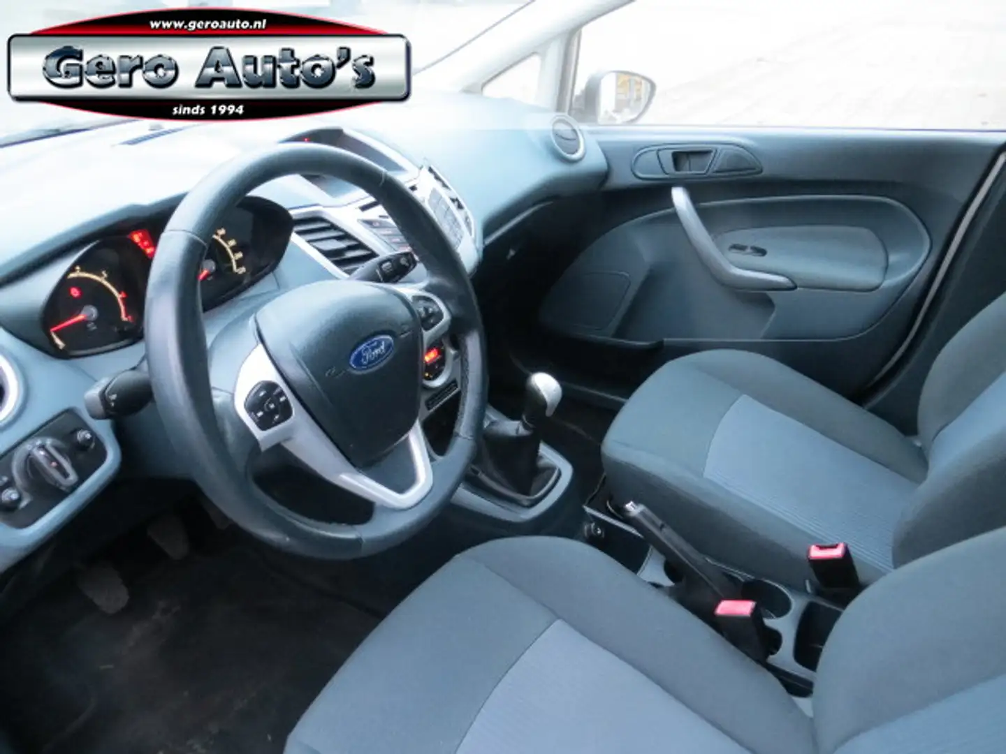 Ford Fiesta 1.25 ghia 5 deurs airco ecc ,elek pakket Gris - 2