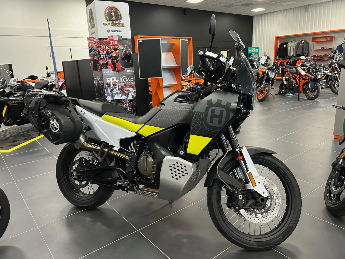 Husqvarna Norden 901 Černá - 1