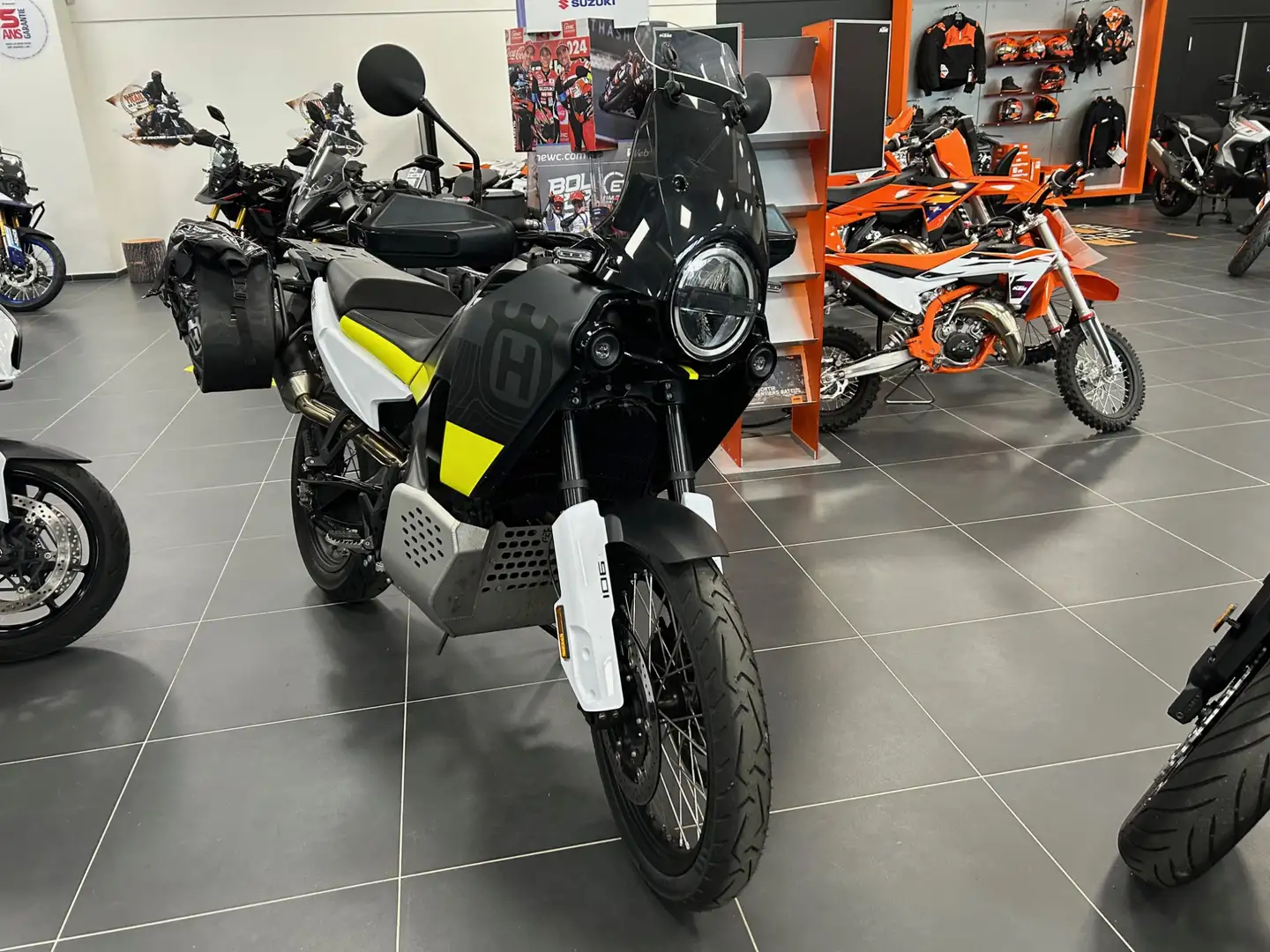 Husqvarna Norden 901 Černá - 2