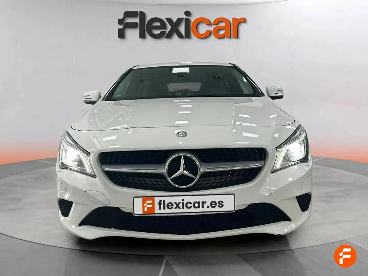 Mercedes-Benz CLA 200 d Shooting Brake Amarillo - 2