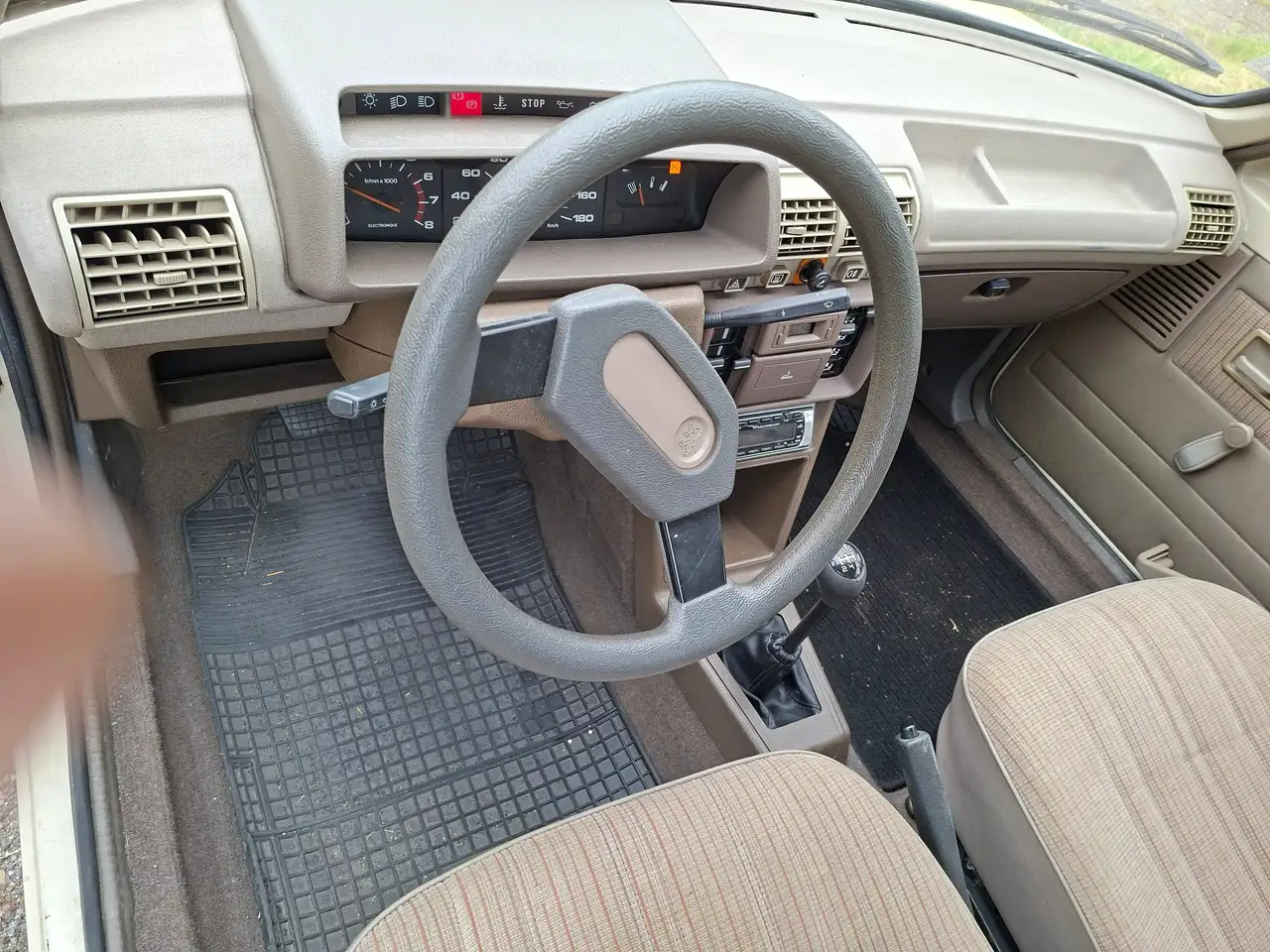 Peugeot 205 GT, foto 9