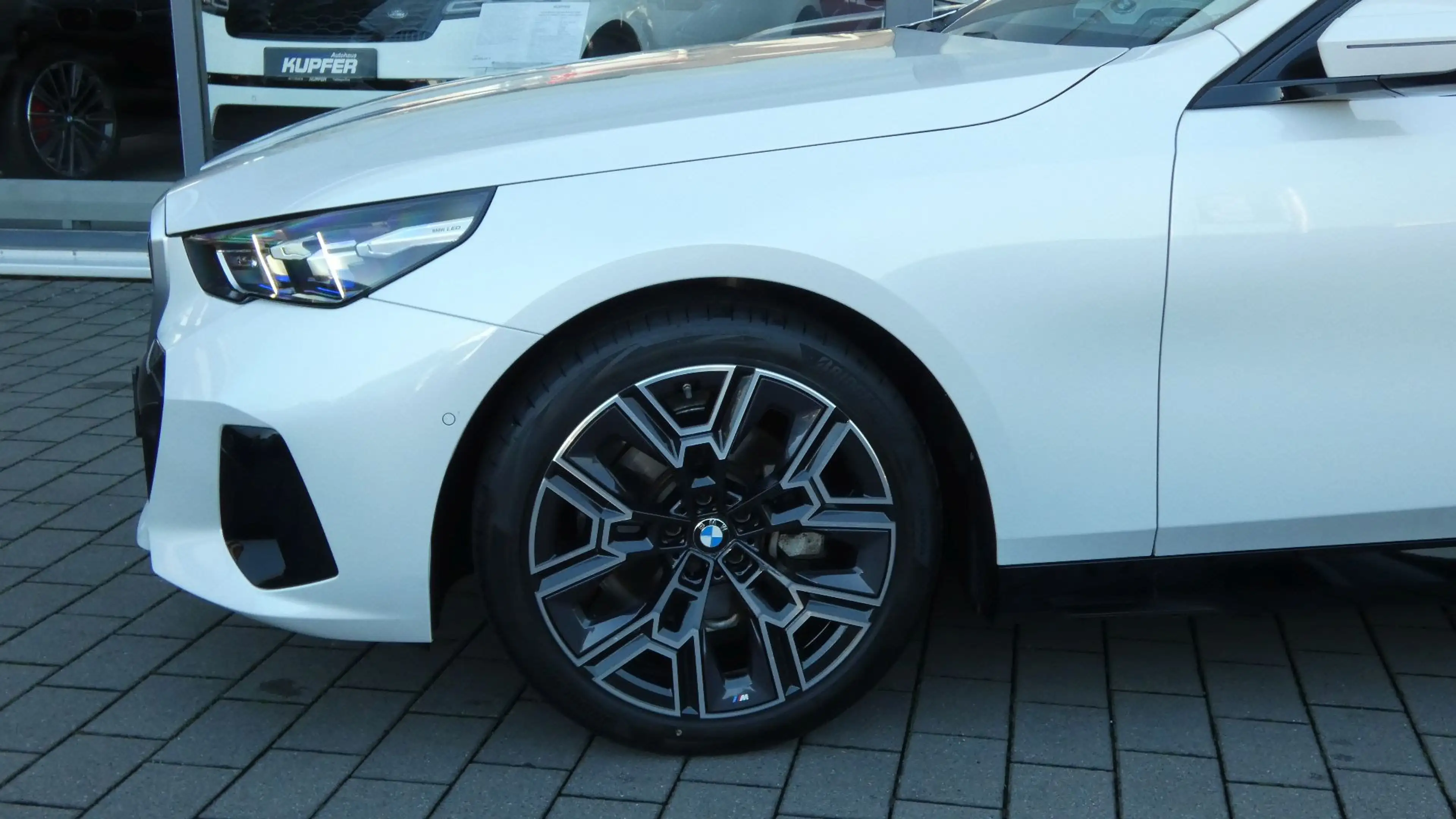 BMW 520 i M Sportp. ACC-AHK°Pano-Harm.Kardon°M-20 — photo 5