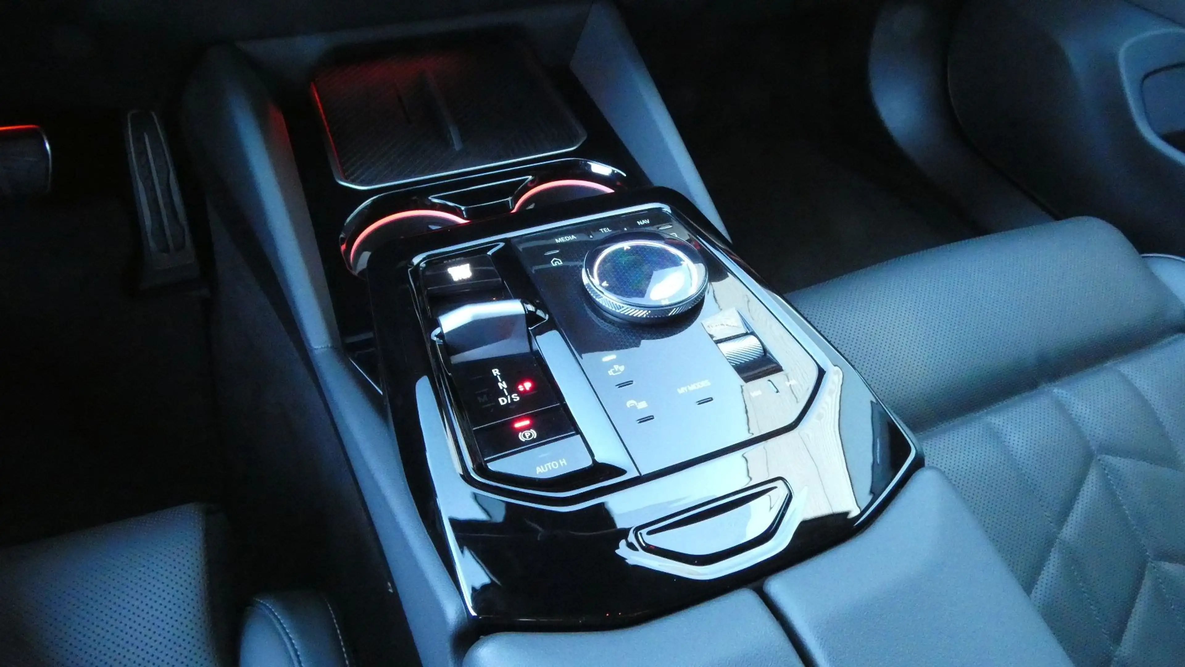 BMW 520 i M Sportp. ACC-AHK°Pano-Harm.Kardon°M-20 — photo 14