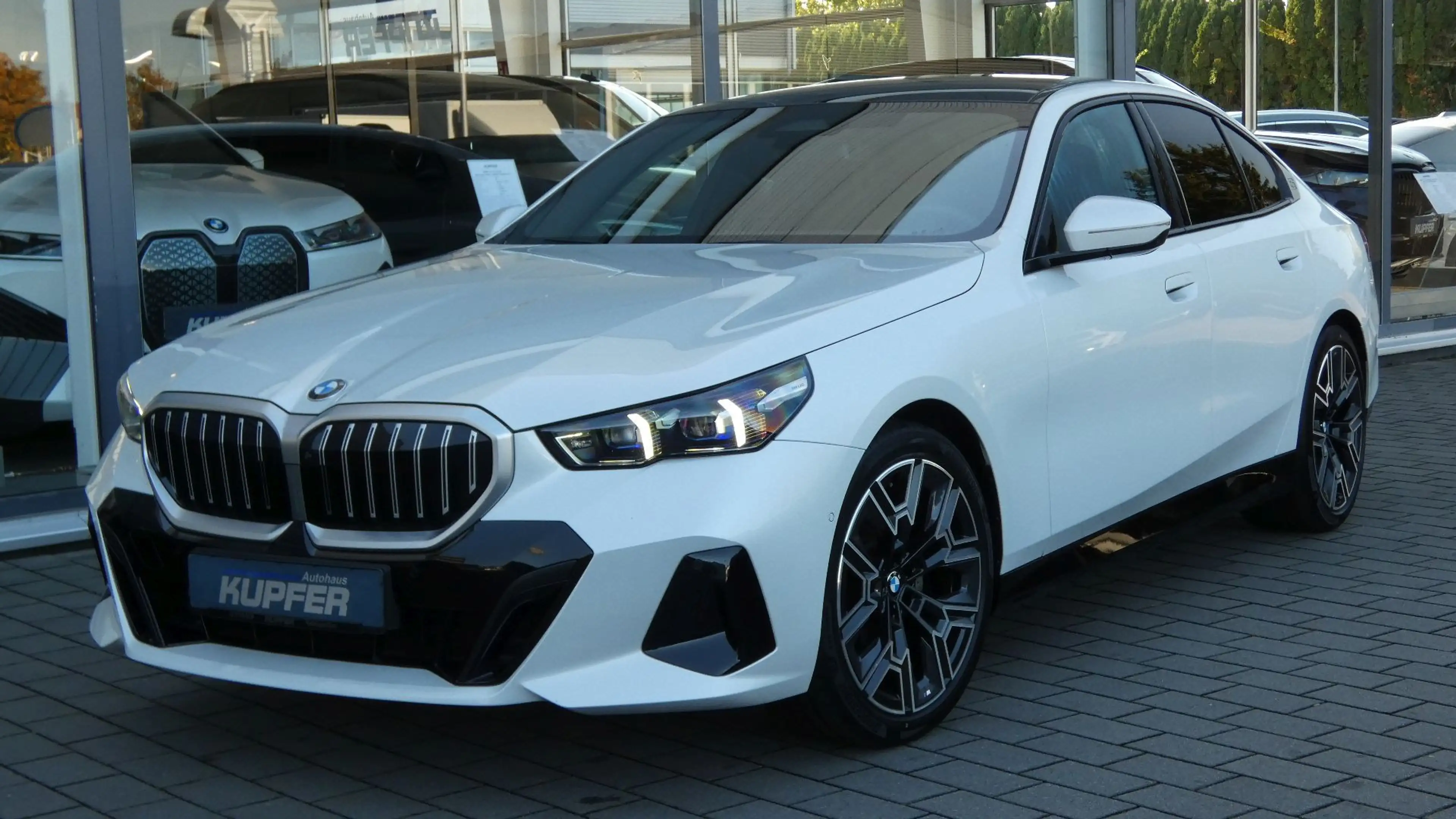 BMW 520 i M Sportp. ACC-AHK°Pano-Harm.Kardon°M-20