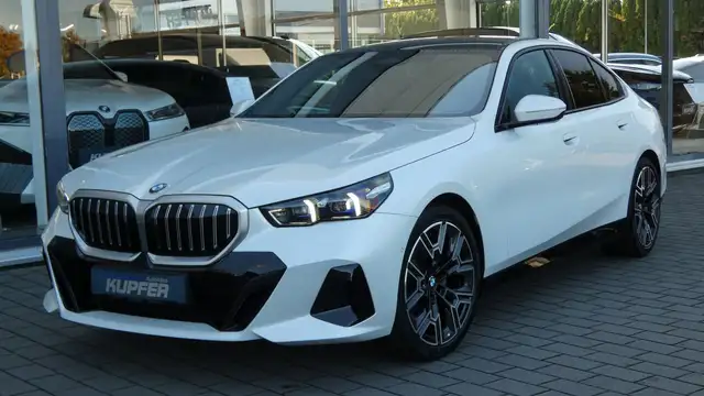BMW 520 i M Sportp. ACC-AHK°Pano-Harm.Kardon°M-20