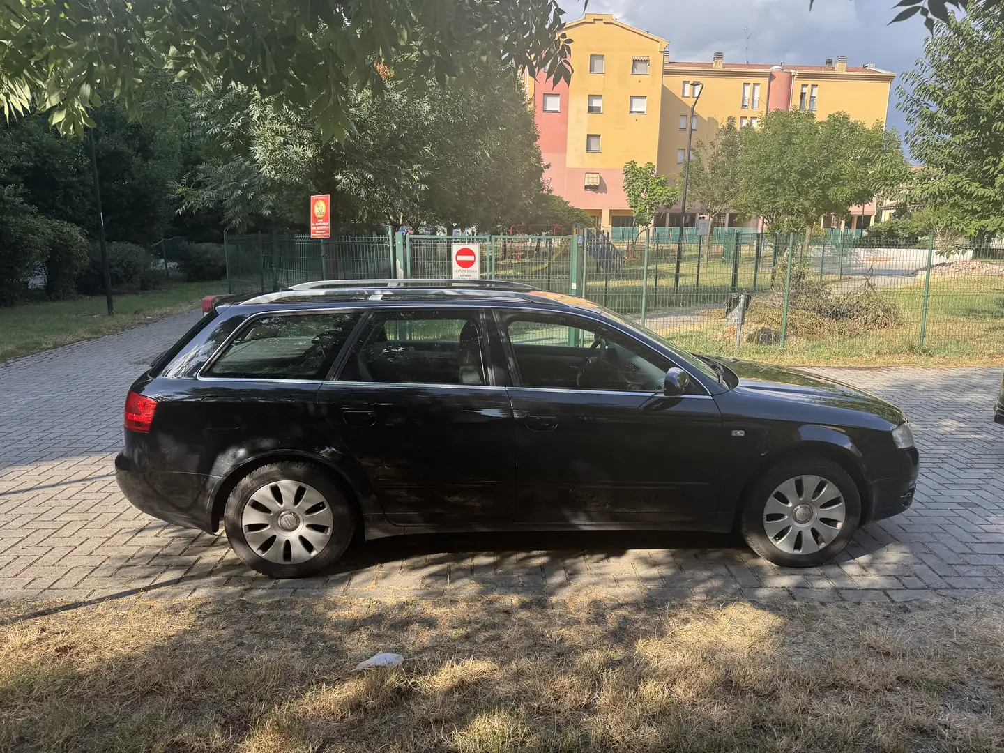 Audi A4 Avant 2.0 tdi fap - 1