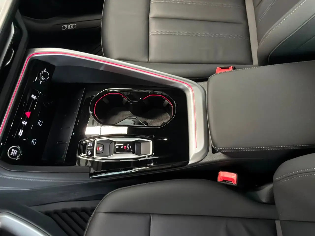 Audi Q5 снимка Audi Q5