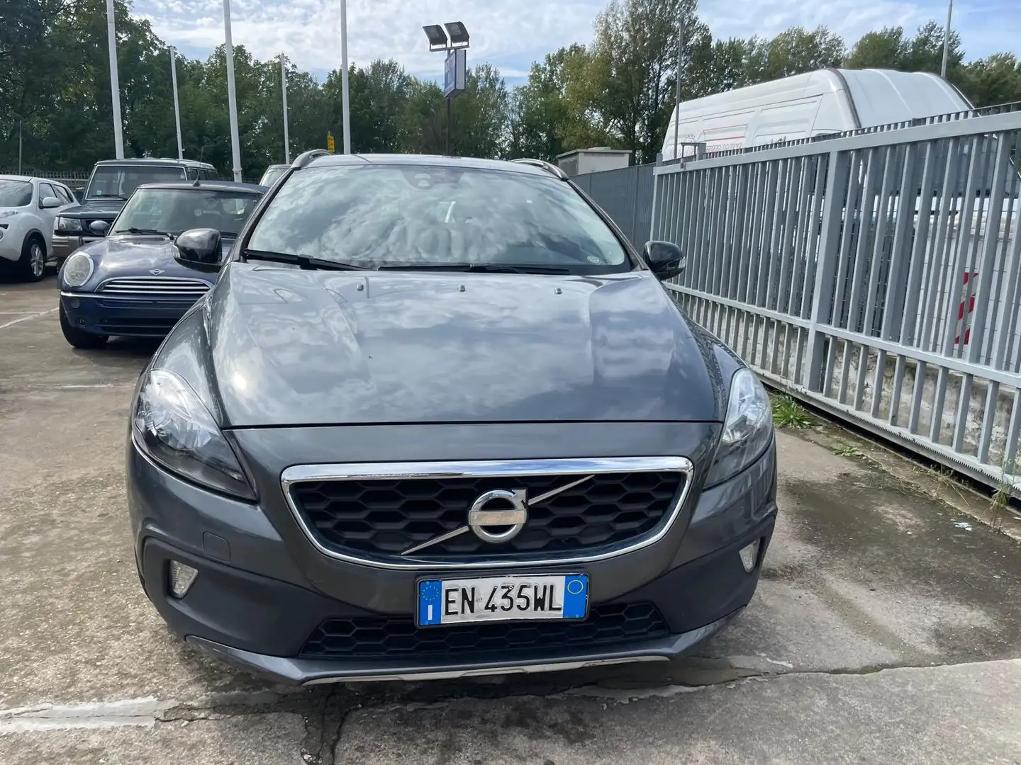Volvo V40 Cross Country V40 Cross Country 1.6 d2 Summum Grijs - 1