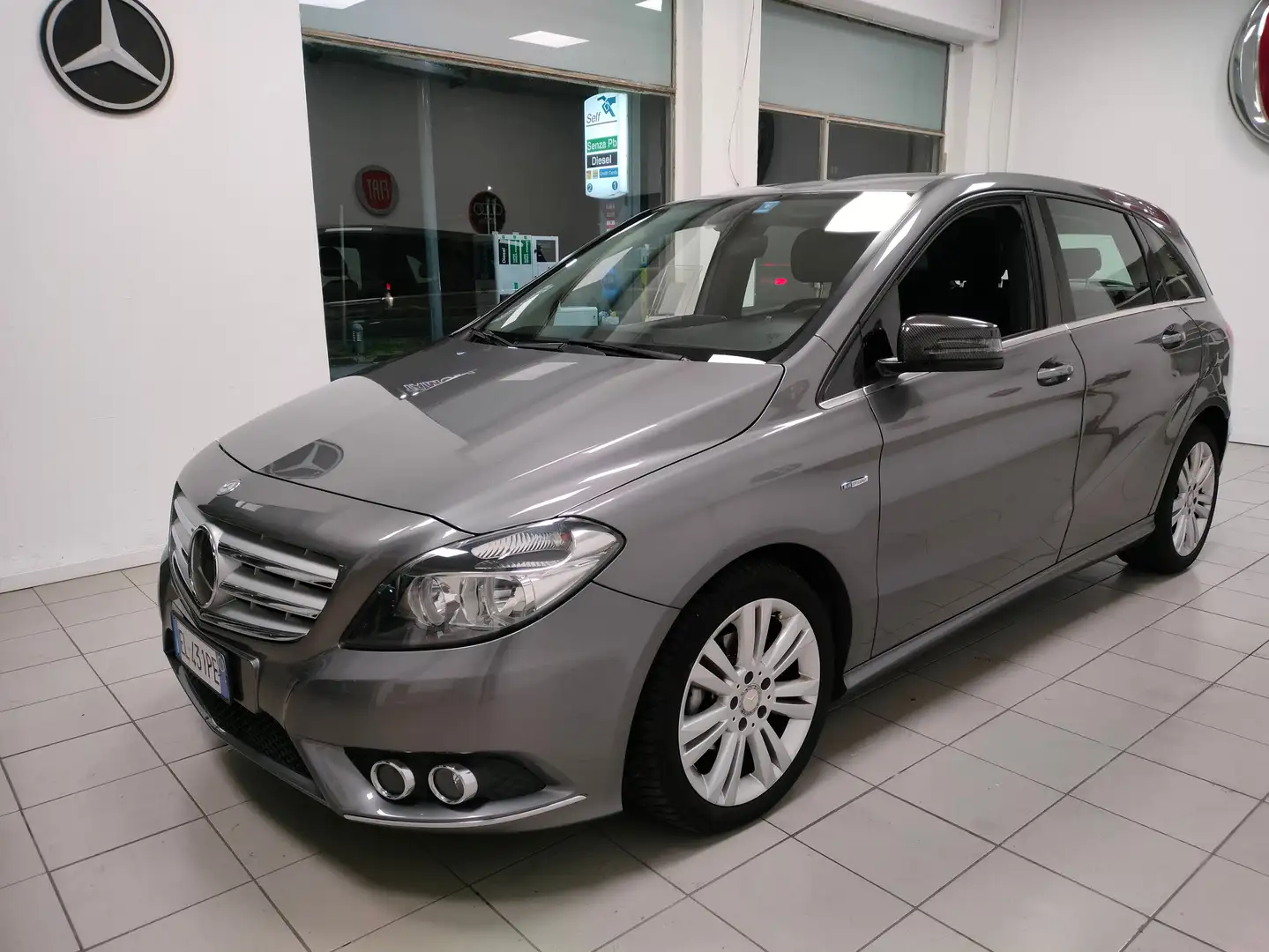 Mercedes-Benz B 180 1.6 BENZINA Gris - 1