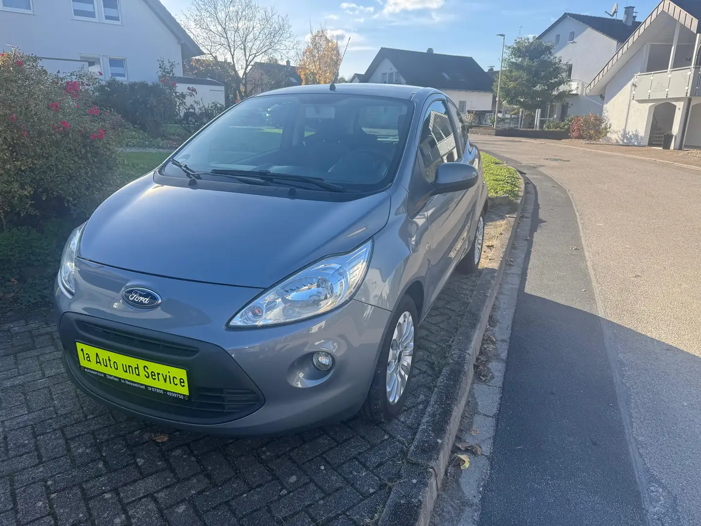 Ford Ka/Ka+ Titanium Pano Dach, Klima Sitzheizung 1st Hand Grau - 1