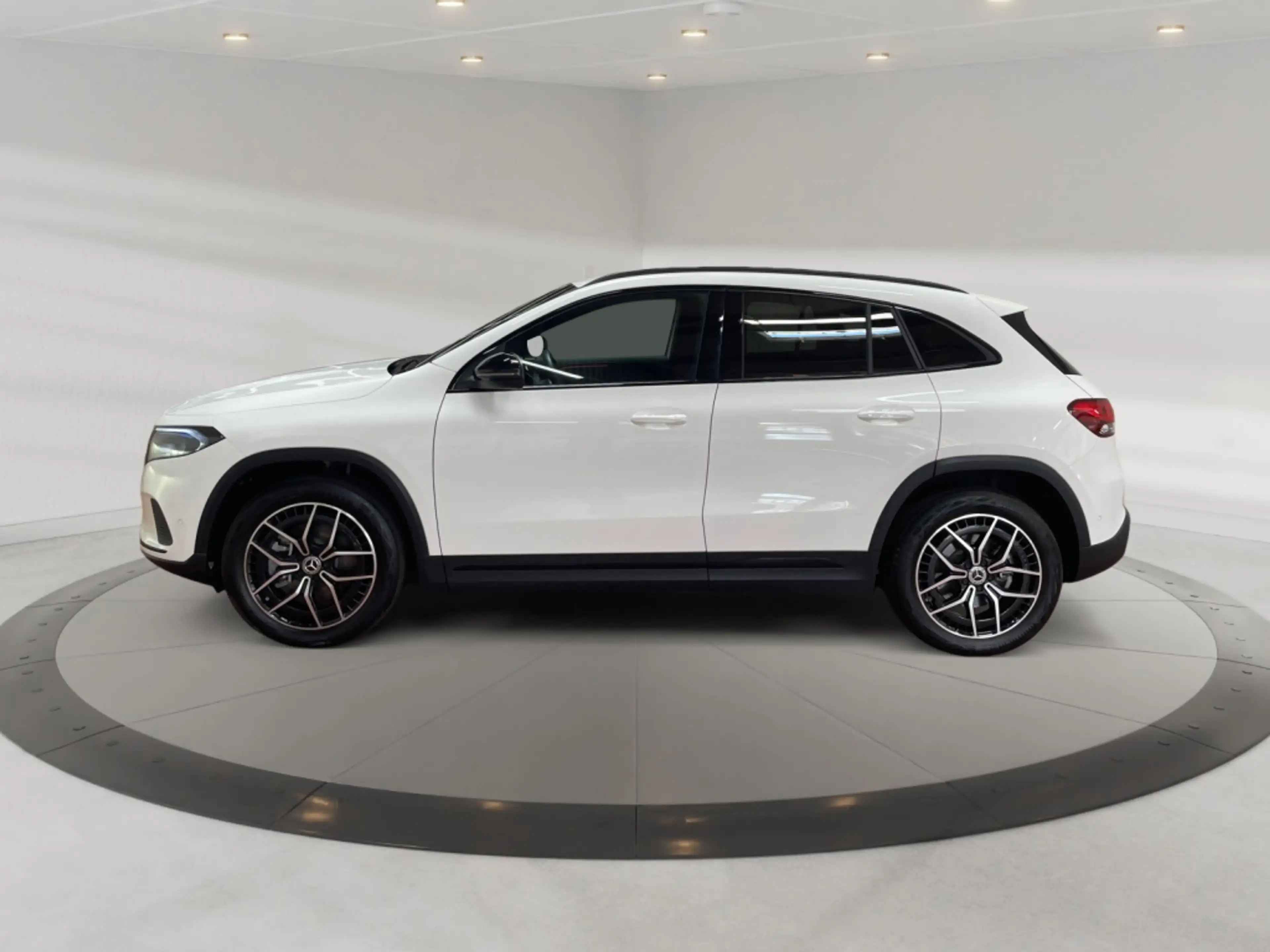 Mercedes-Benz EQA 300 4matic Progressive AMG+MBUX+Progressive — photo 5