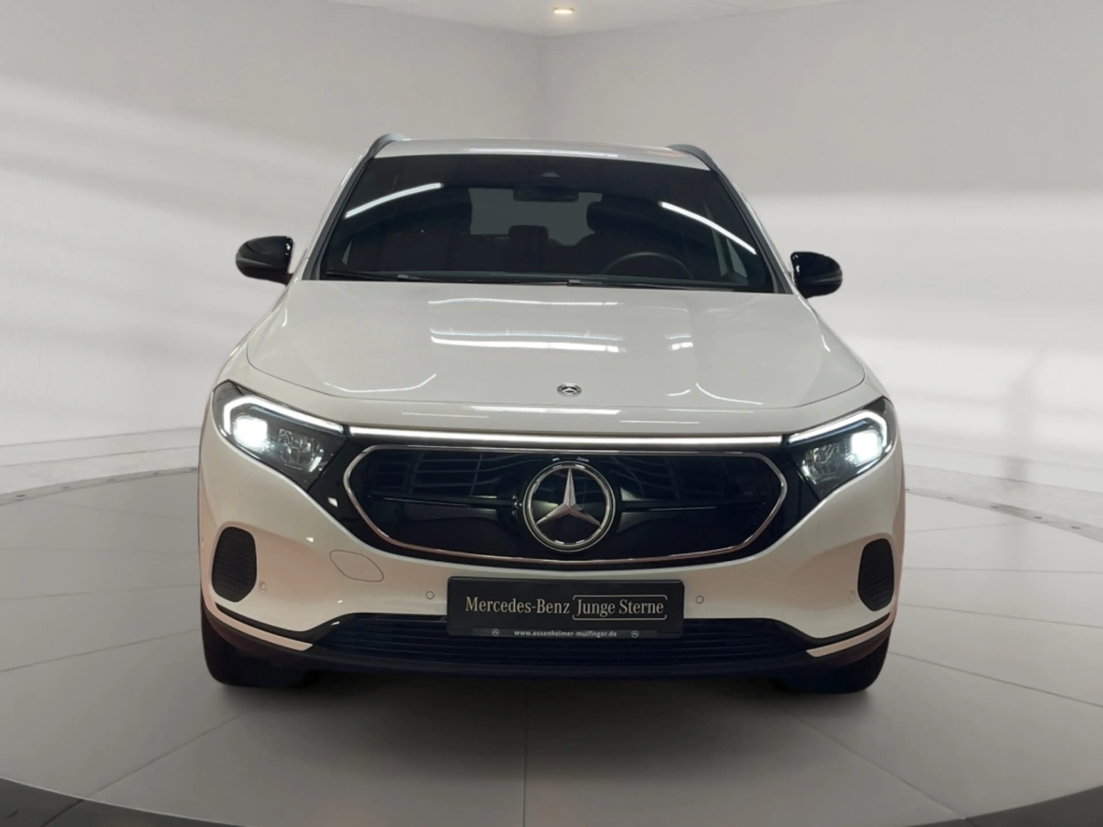 Mercedes-Benz EQA 300 4matic Progressive AMG+MBUX+Progressive — photo 7