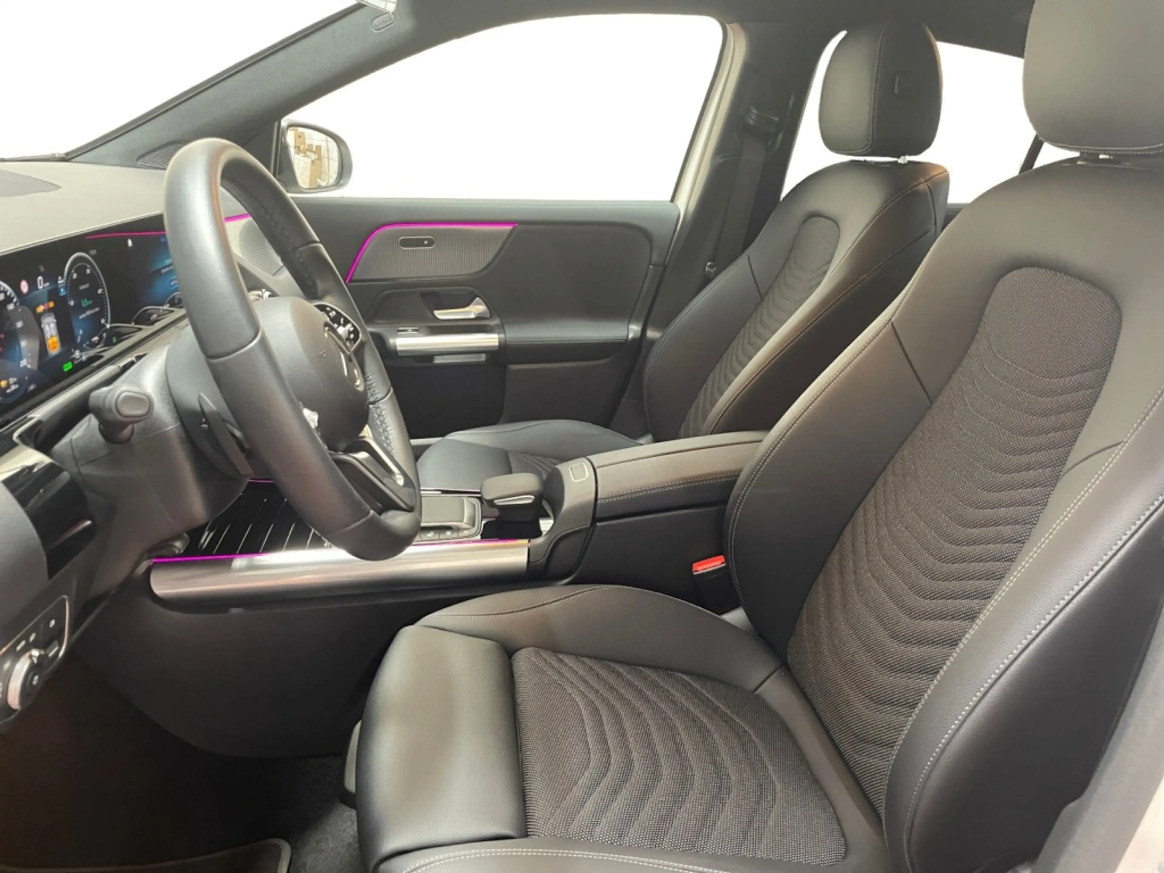 Mercedes-Benz EQA 300 4matic Progressive AMG+MBUX+Progressive — photo 9