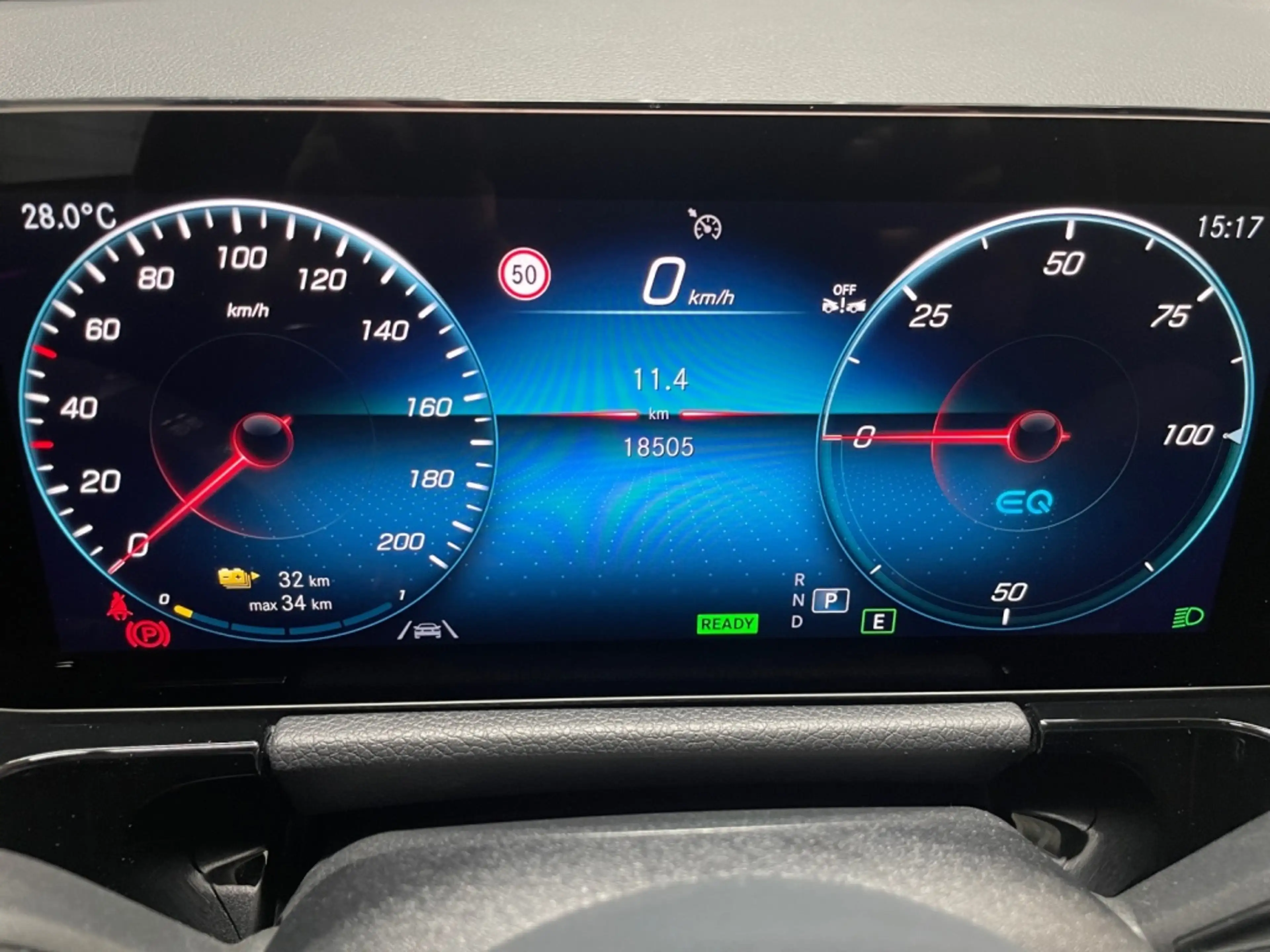Mercedes-Benz EQA 300 4matic Progressive AMG+MBUX+Progressive — photo 14