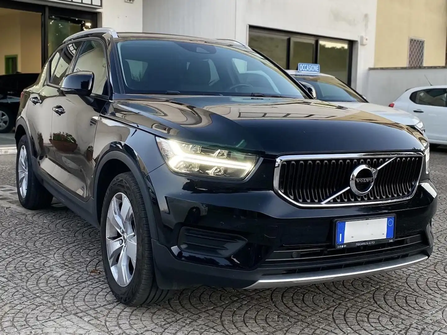 Volvo XC40 1.5 t2 Momentum Pro my21 Schwarz - 2
