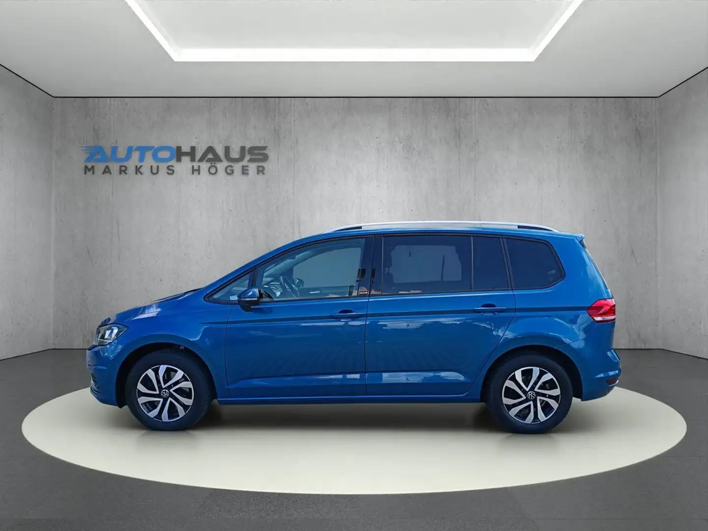 Volkswagen Touran 1.5 16V TSI ACT DSG ACTIVE+7-SITZE+NAVI+IQ-DRIVE+L Blauw - 2
