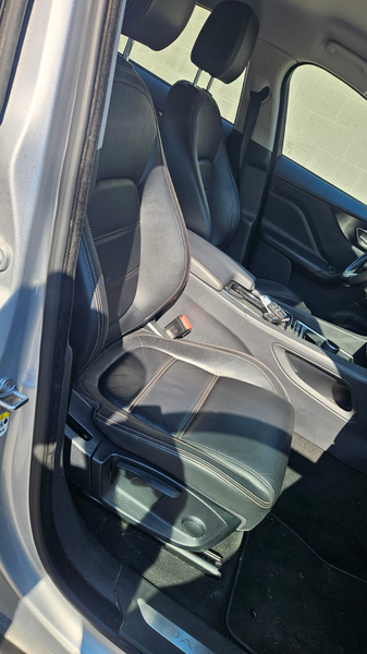 Jaguar F-Pace F-Pace 2.0 D — photo 10