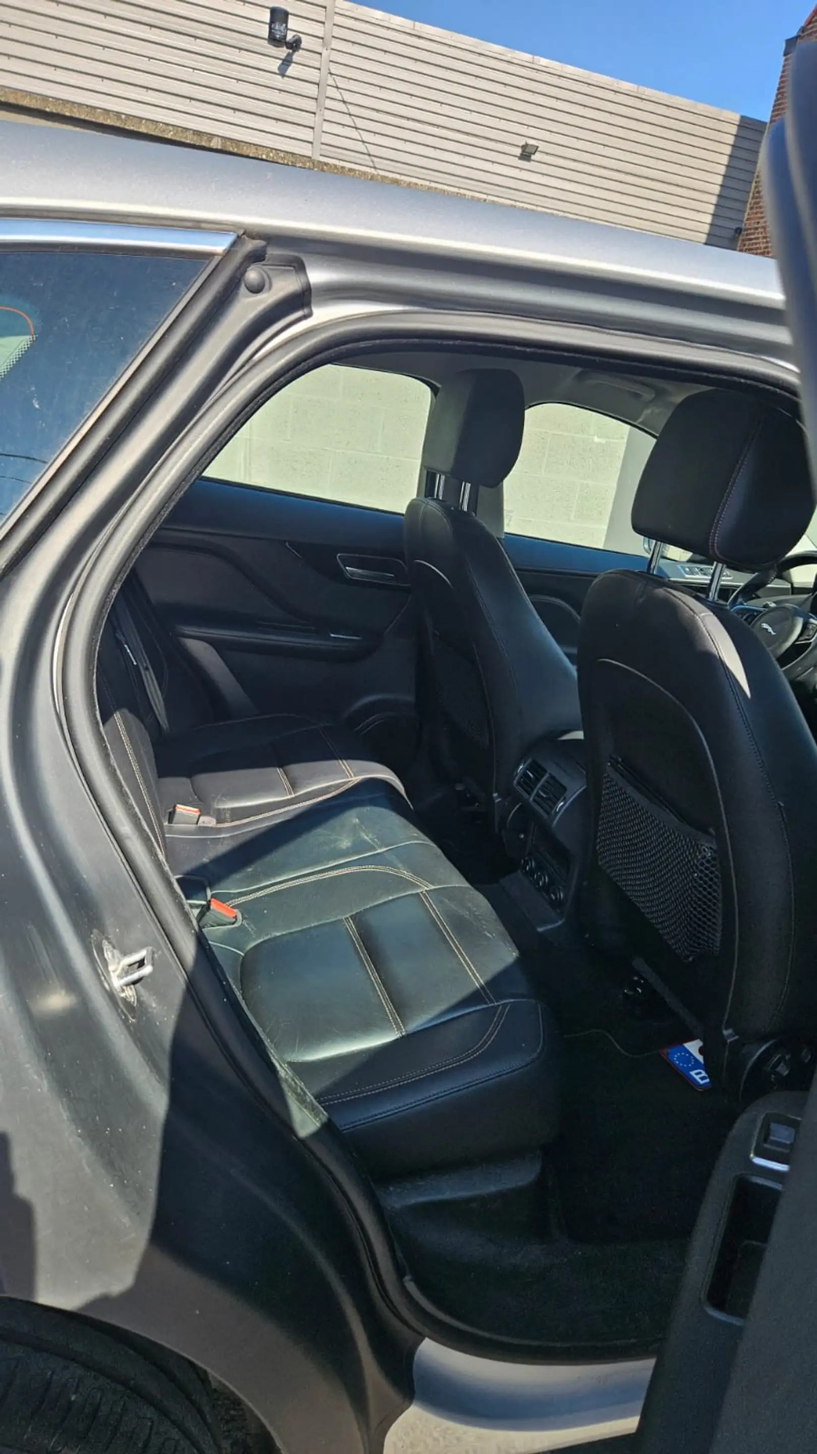 Jaguar F-Pace F-Pace 2.0 D — photo 11