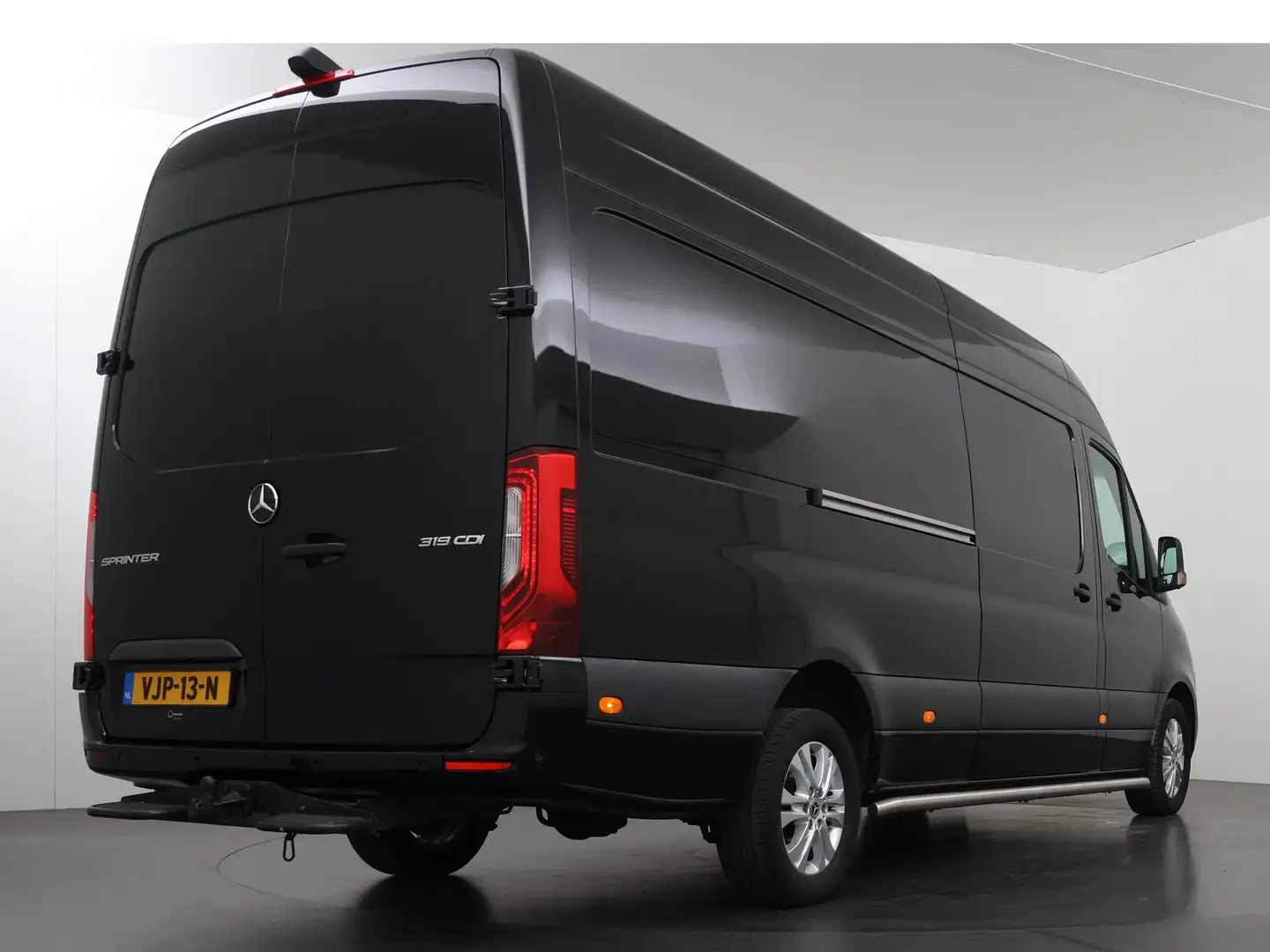 Mercedes-Benz Sprinter 319 V6 CDI | L3 H2 | 3500 KG. AHW | Navigatie | St Nero - 2