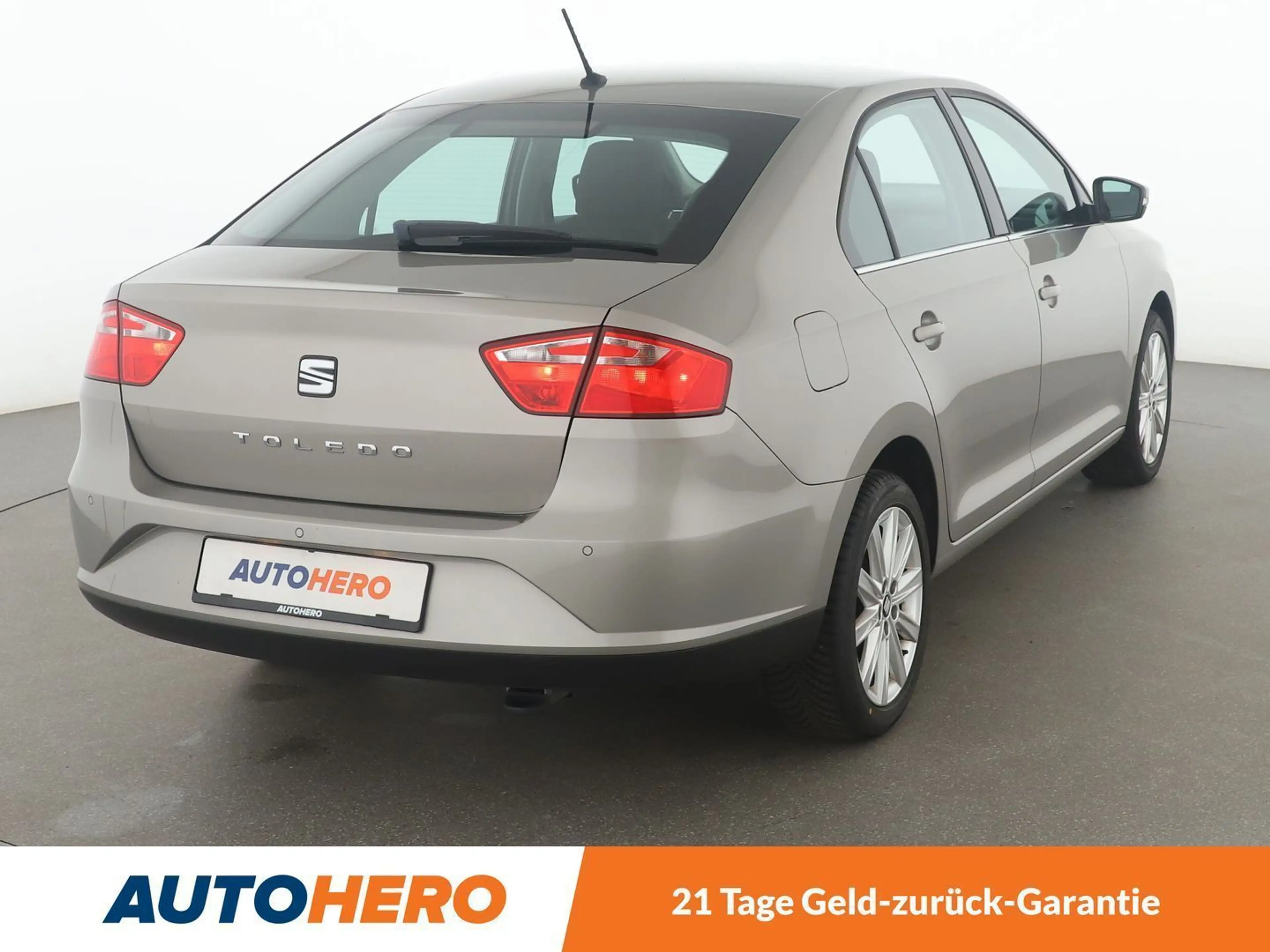 SEAT Toledo 1.0 TSI Style*TEMPO*PDC*SHZ*AHK*ALU*KLIMA* — photo 6