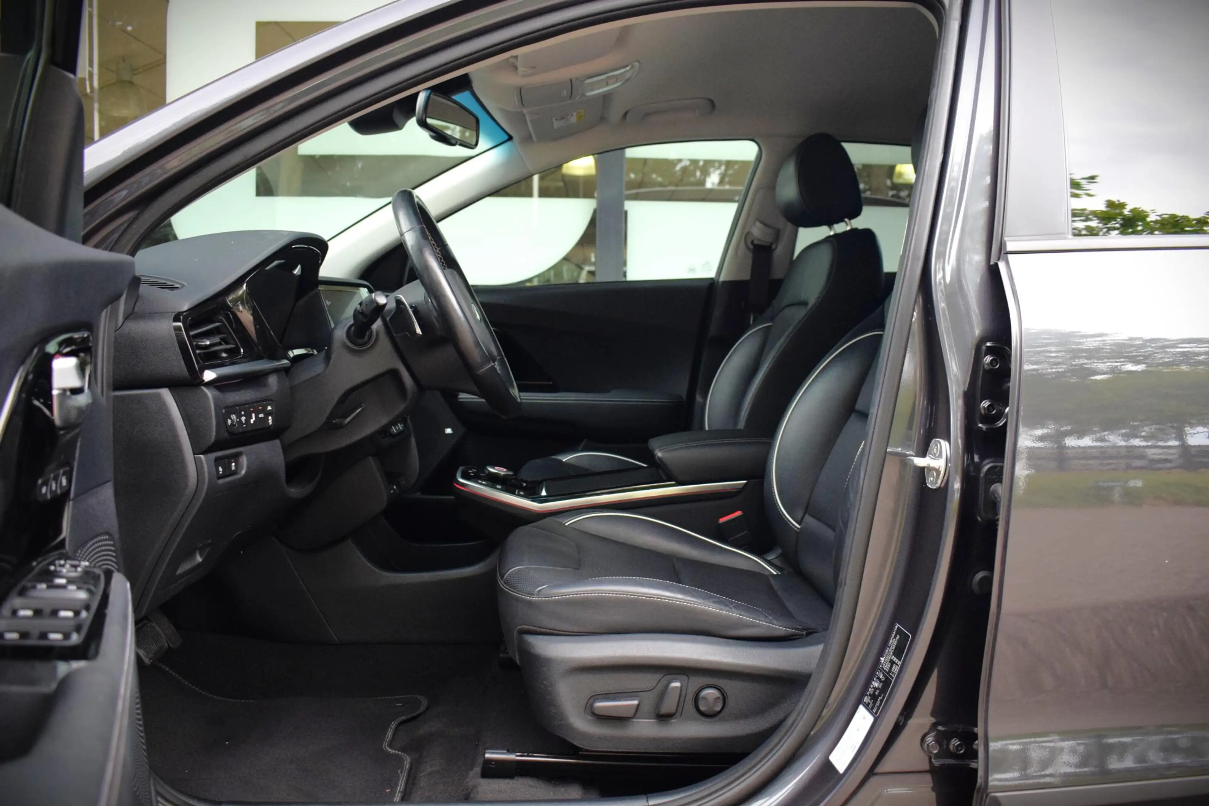 Kia e-Niro ExecutiveLine 64 kWh — photo 3