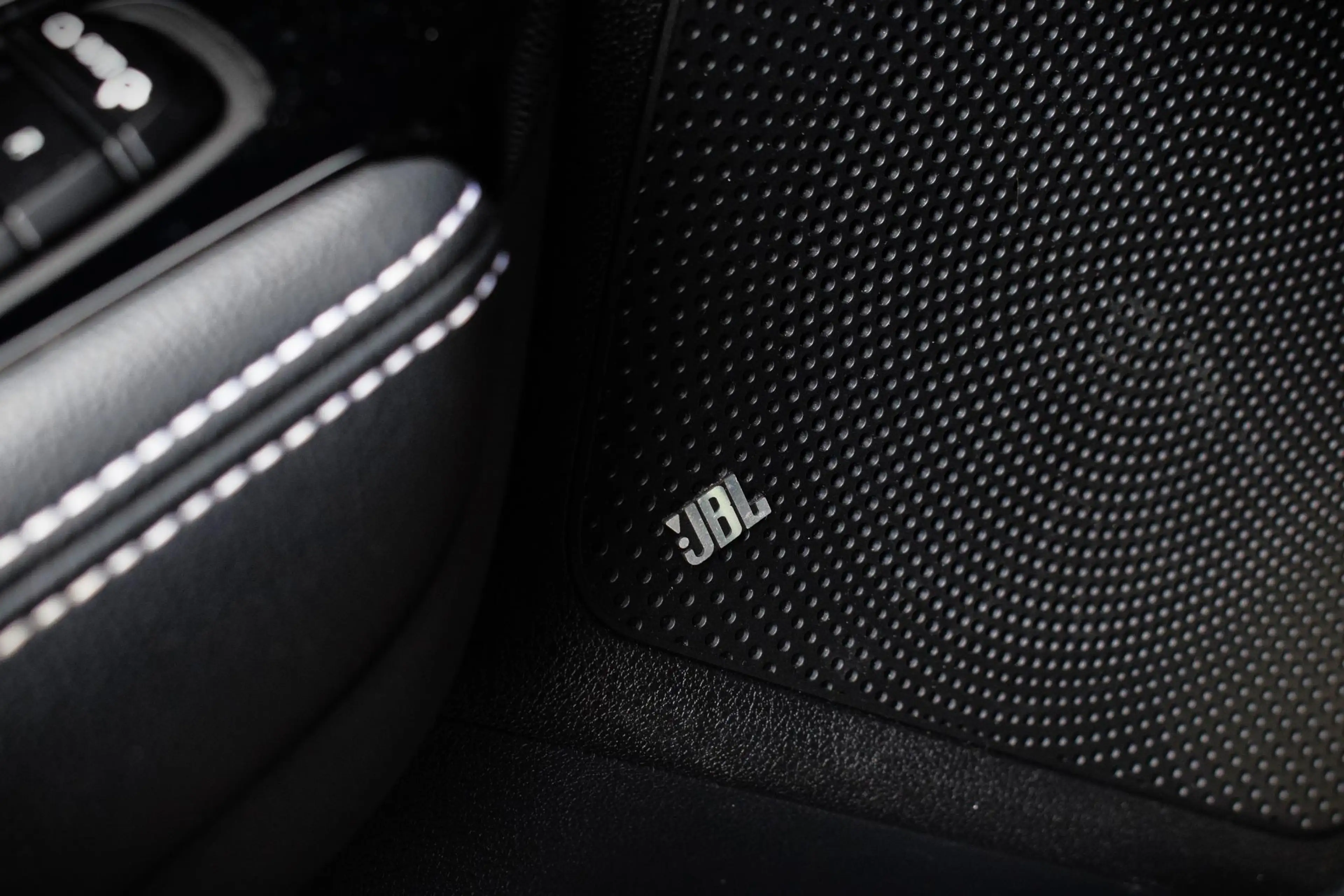 Kia e-Niro ExecutiveLine 64 kWh — photo 25