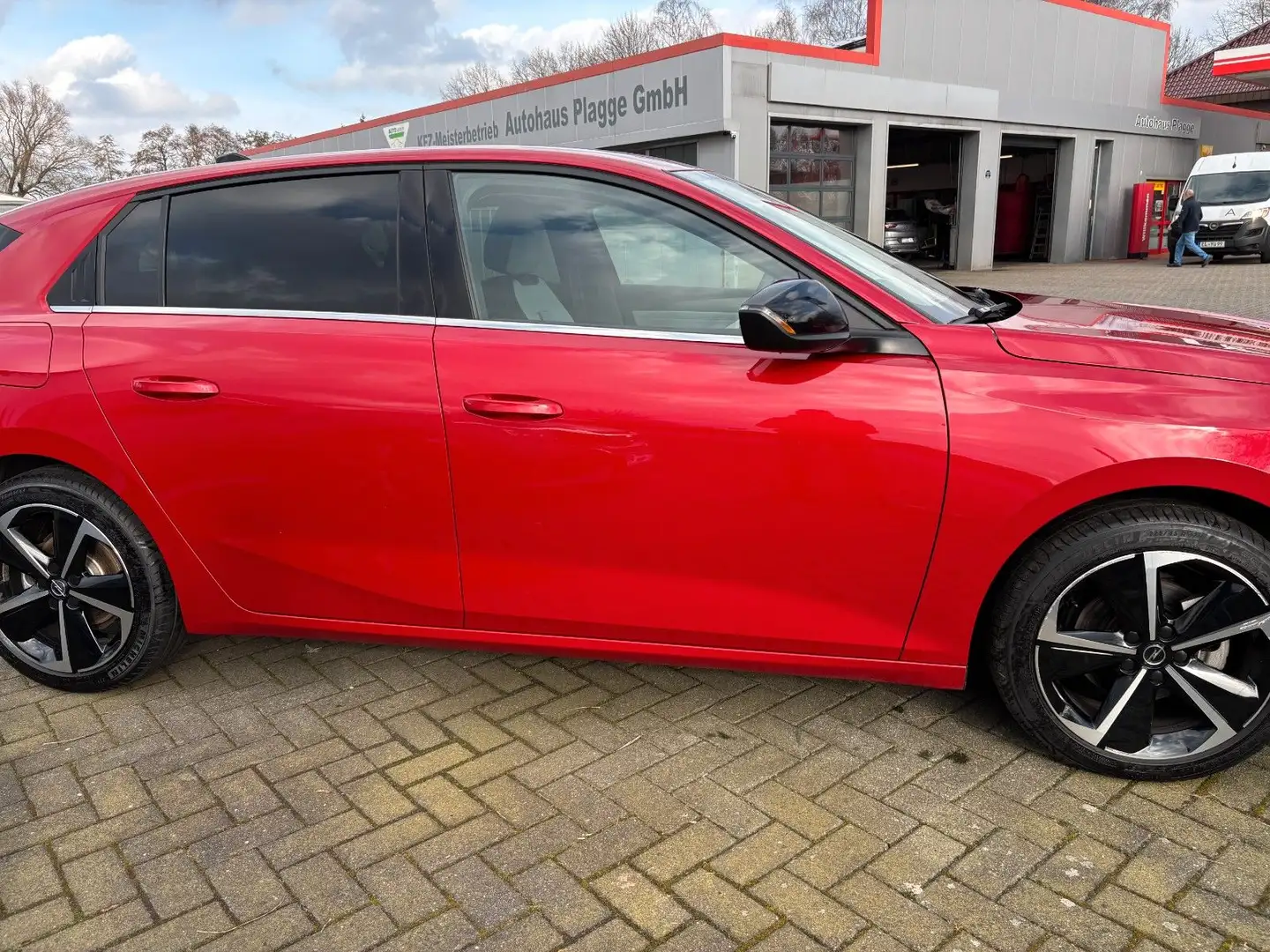 Opel Astra L Lim. 5-trg. Elegance Rot - 2