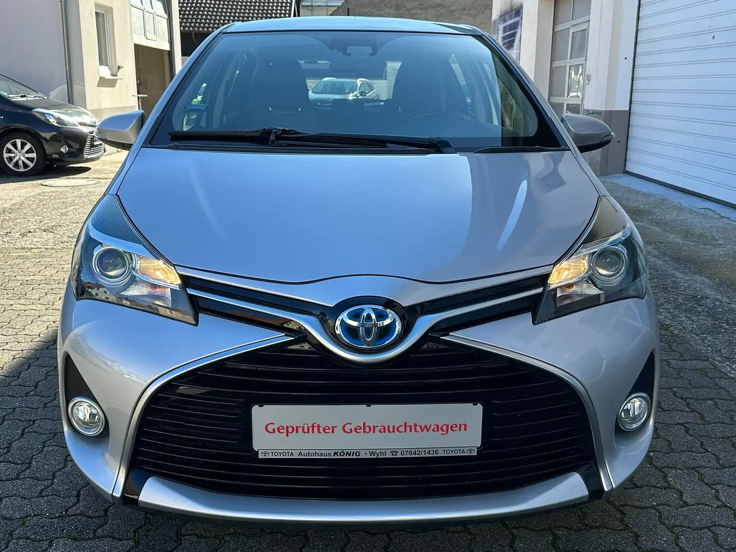 Toyota Yaris Edition-S Hybrid Argent - 2