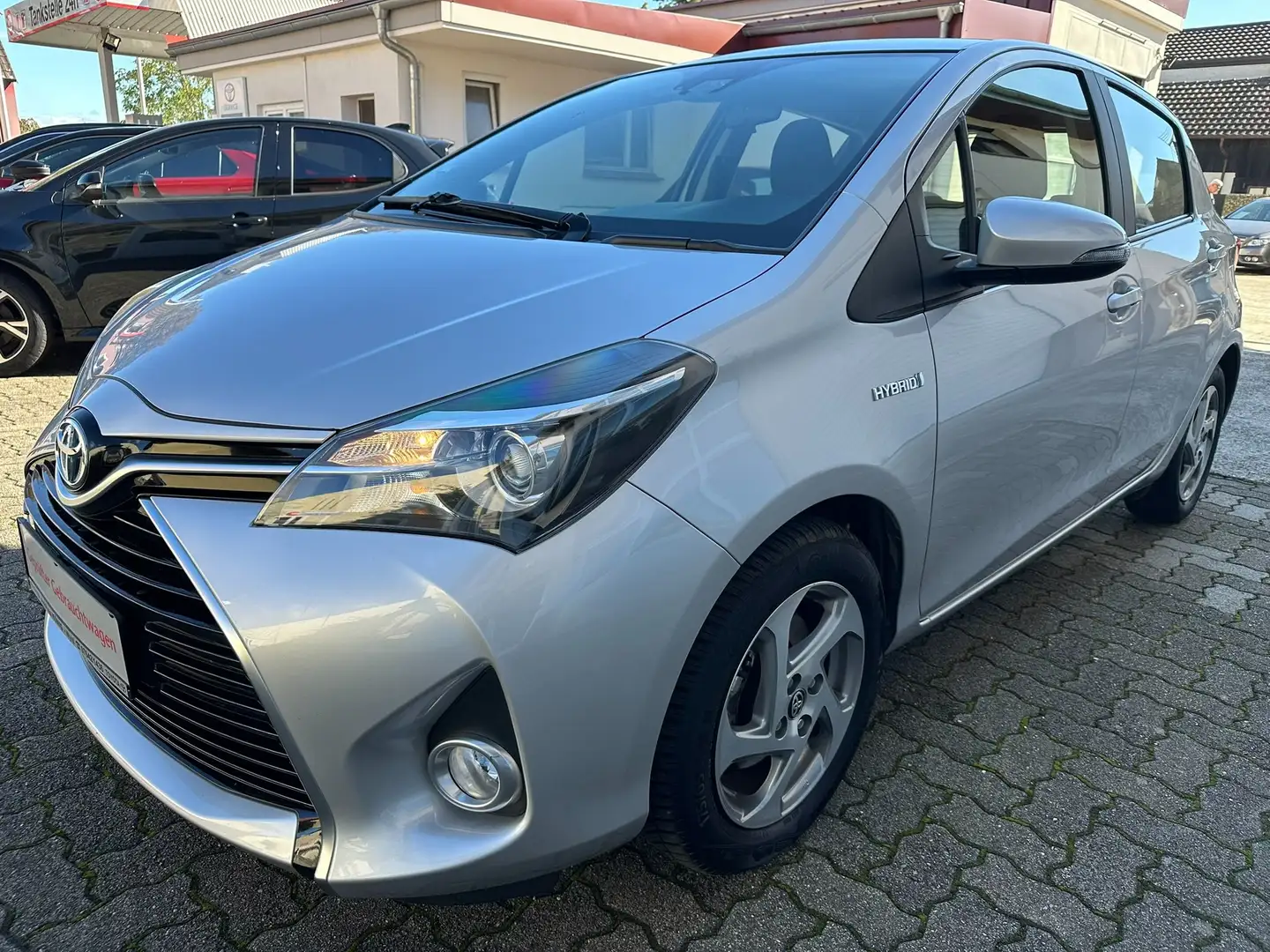 Toyota Yaris Edition-S Hybrid Argent - 1