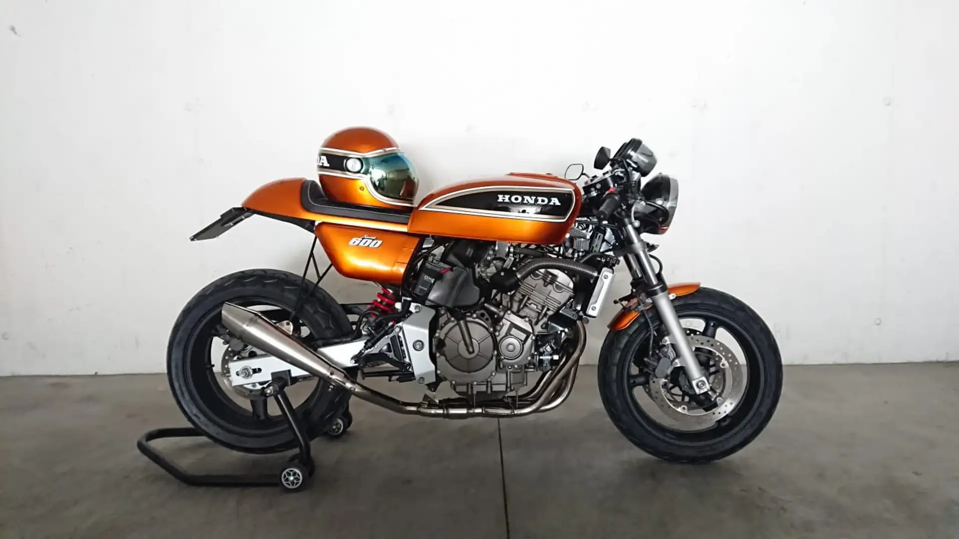 Honda Hornet Orange - 2