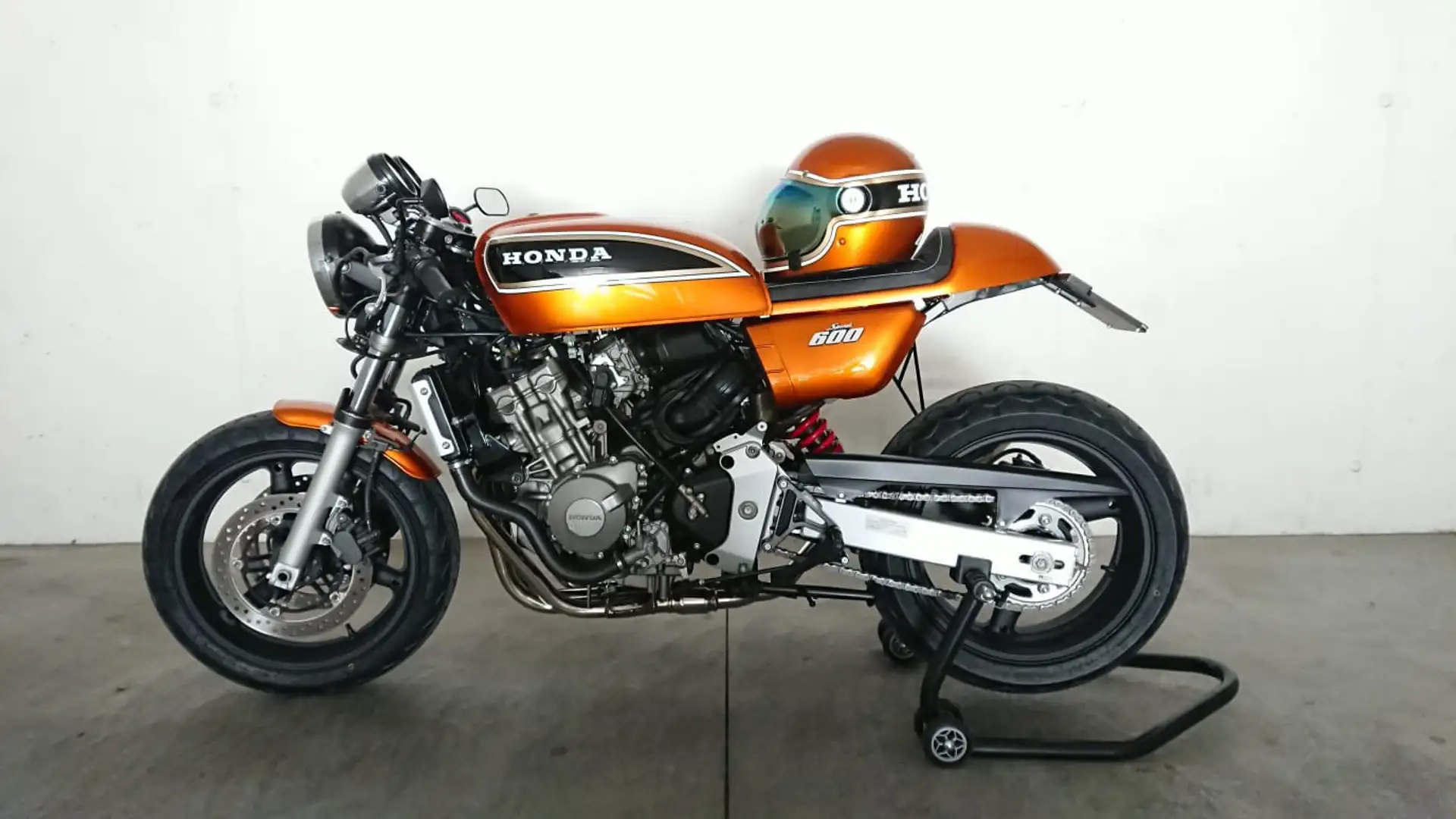 Honda Hornet Orange - 1