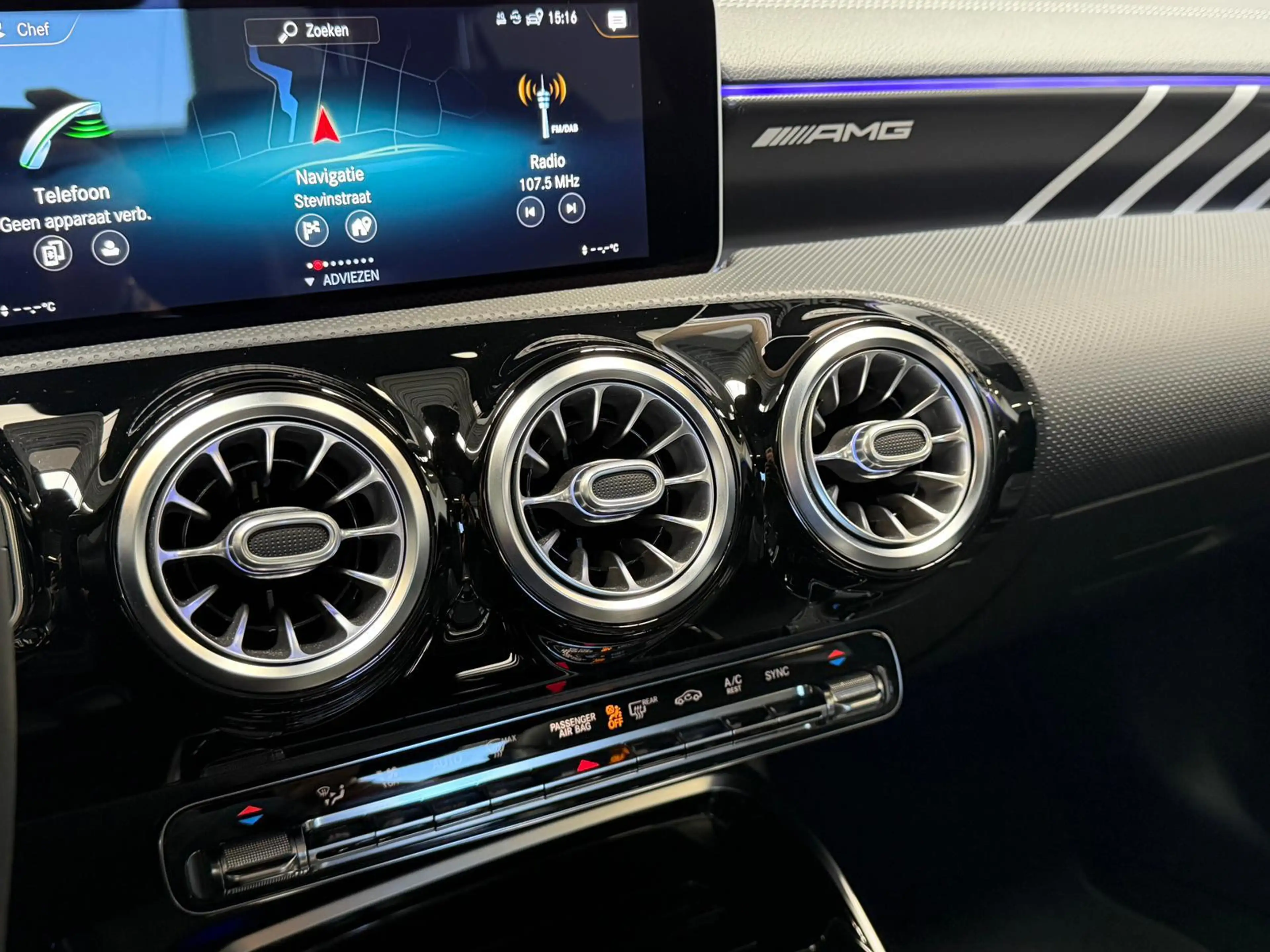 Mercedes-Benz A 35 AMG 4MATIC Premium Plus - BURMESTER - PANO - HEAD UP — photo 12