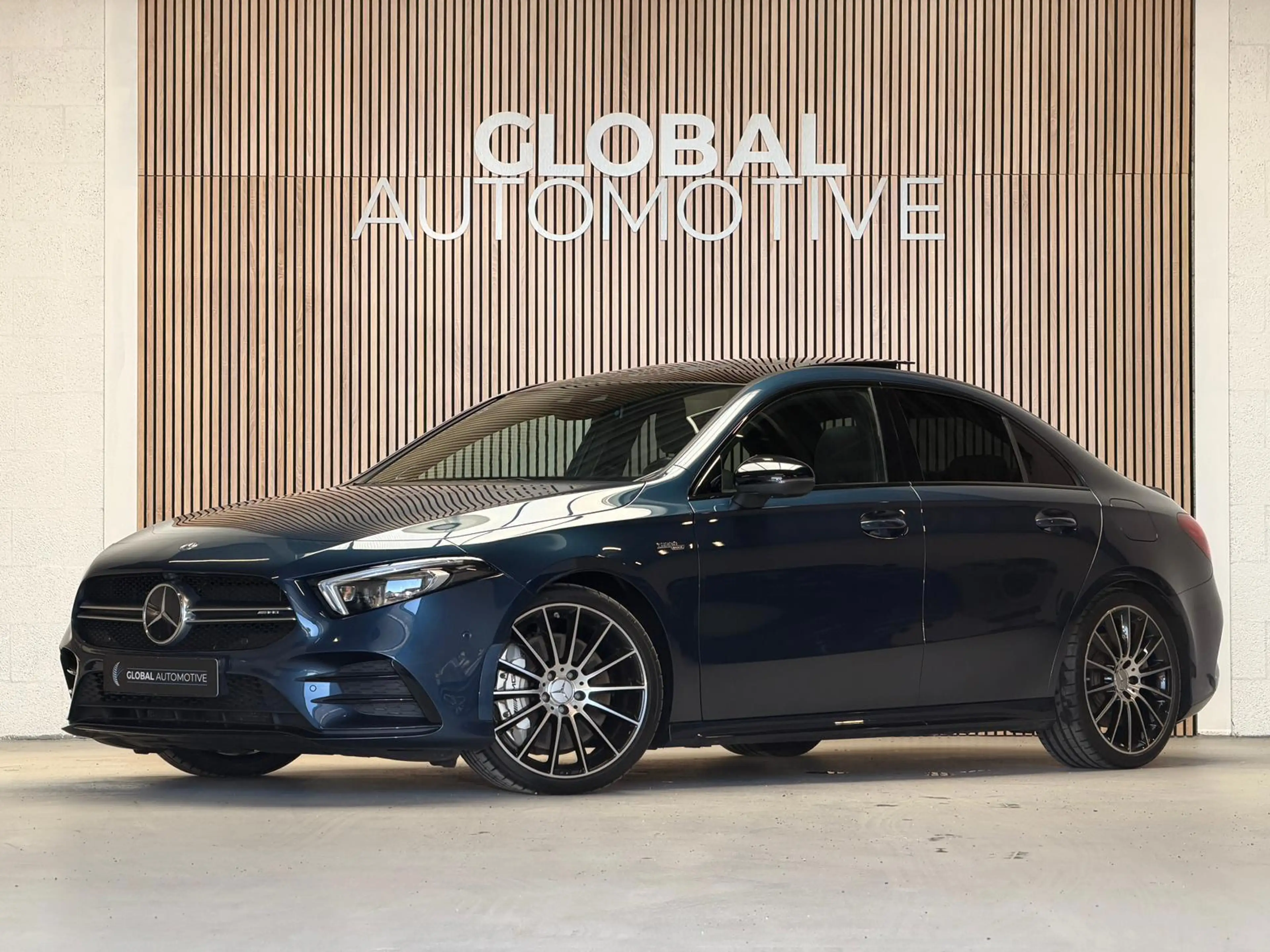 Mercedes-Benz A 35 AMG 4MATIC Premium Plus - BURMESTER - PANO - HEAD UP