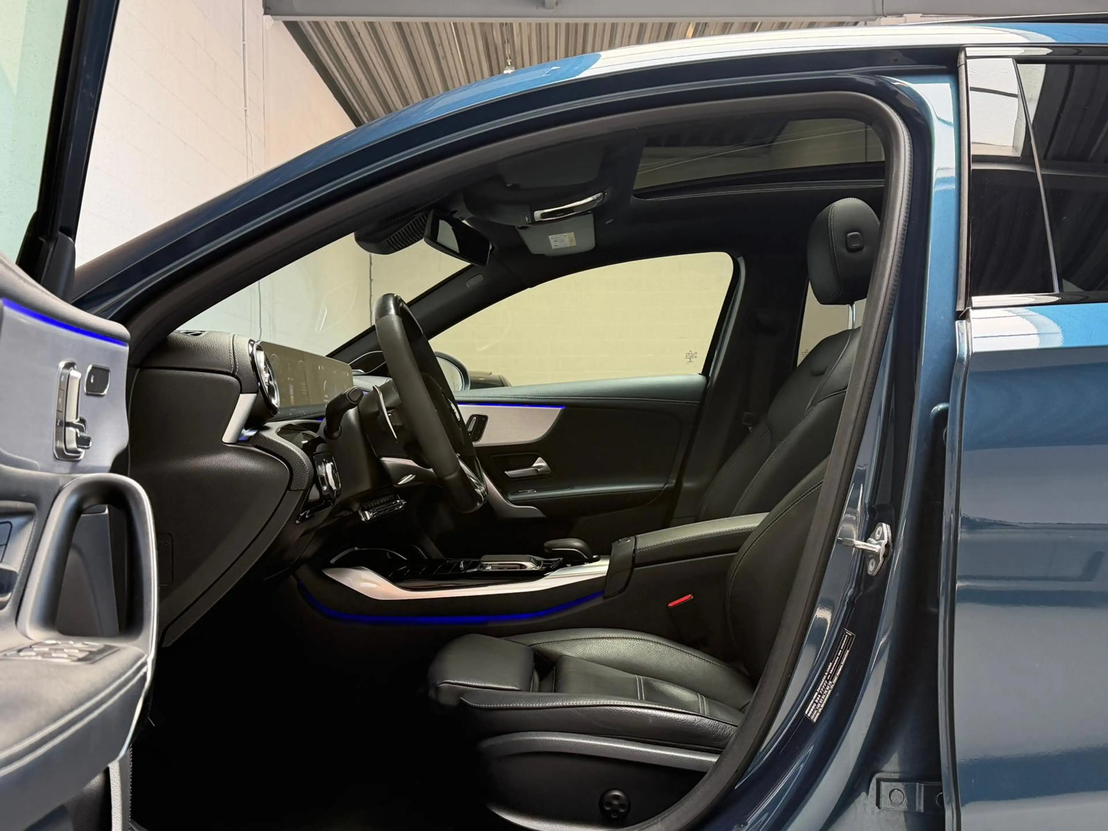 Mercedes-Benz A 35 AMG 4MATIC Premium Plus - BURMESTER - PANO - HEAD UP — photo 3