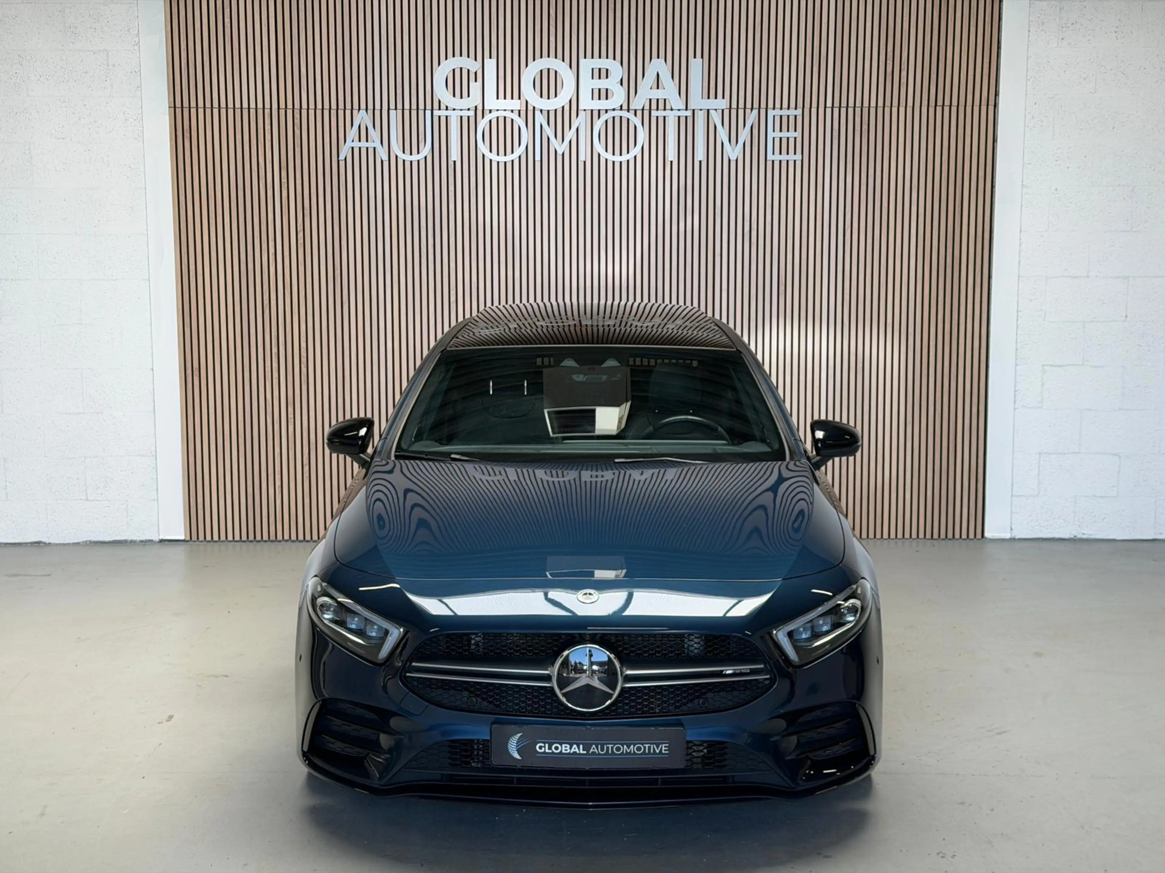 Mercedes-Benz A 35 AMG 4MATIC Premium Plus - BURMESTER - PANO - HEAD UP — photo 4