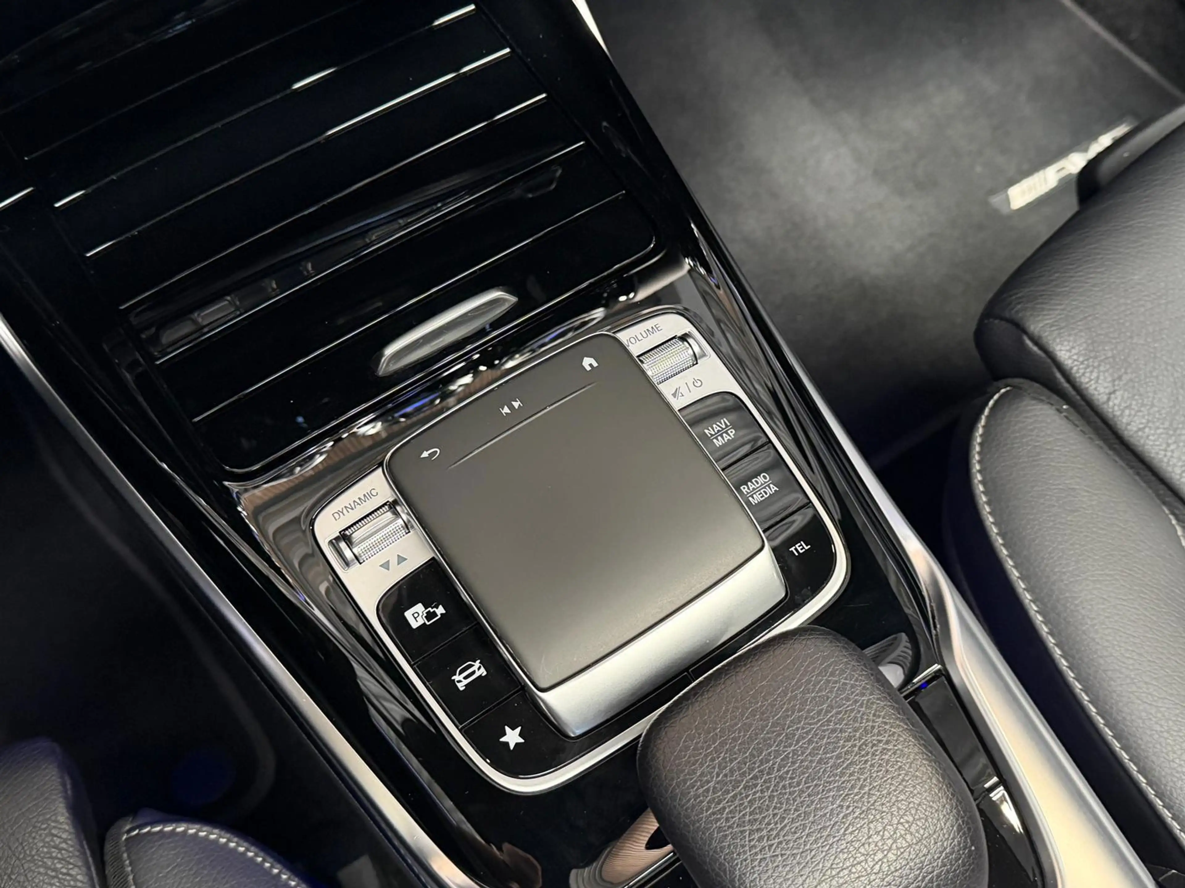 Mercedes-Benz A 35 AMG 4MATIC Premium Plus - BURMESTER - PANO - HEAD UP — photo 13