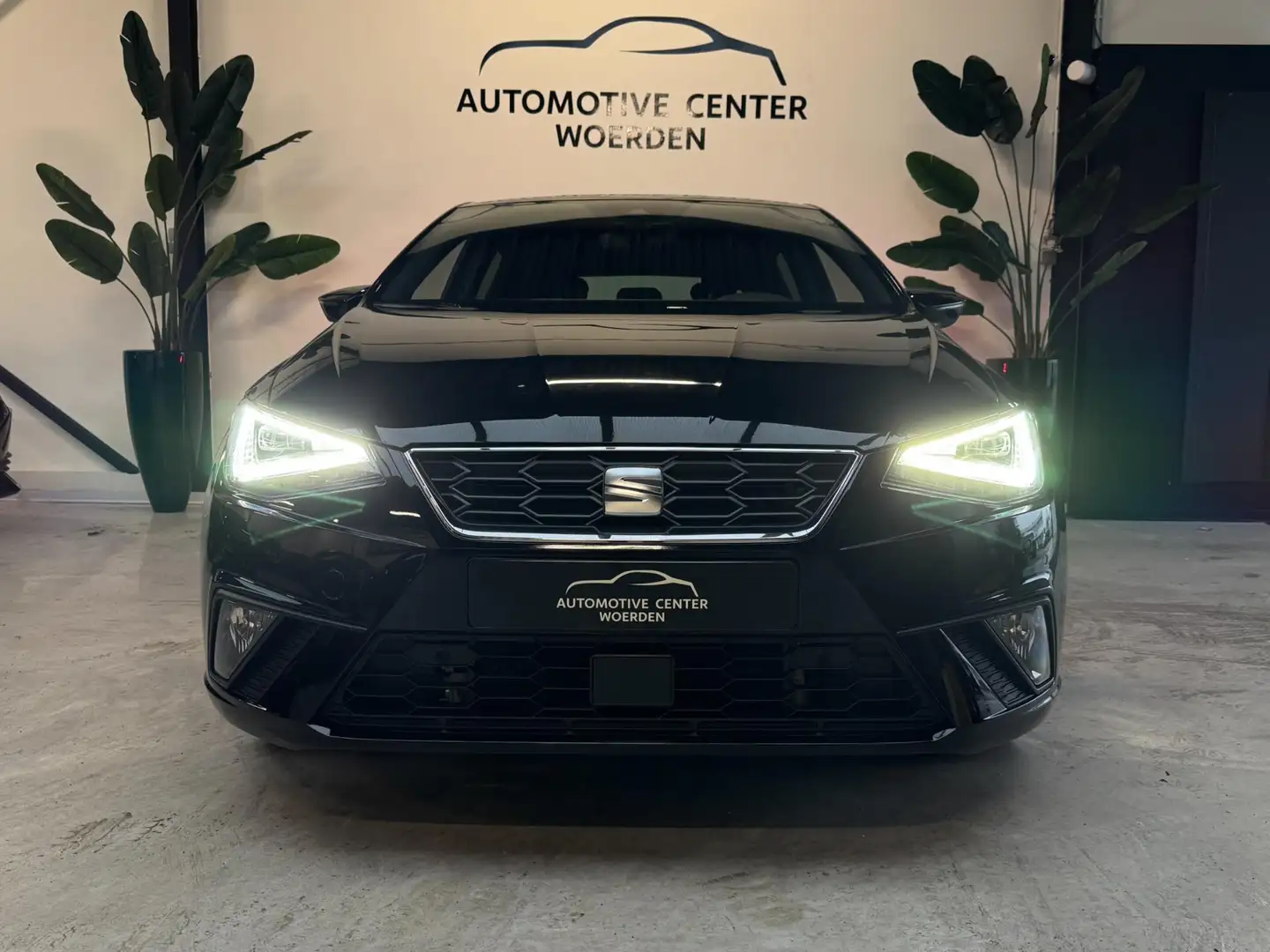 SEAT Ibiza 1.0 TSI FR Business Intense DSG VIRTUAL CARPLAY CA Zwart - 2