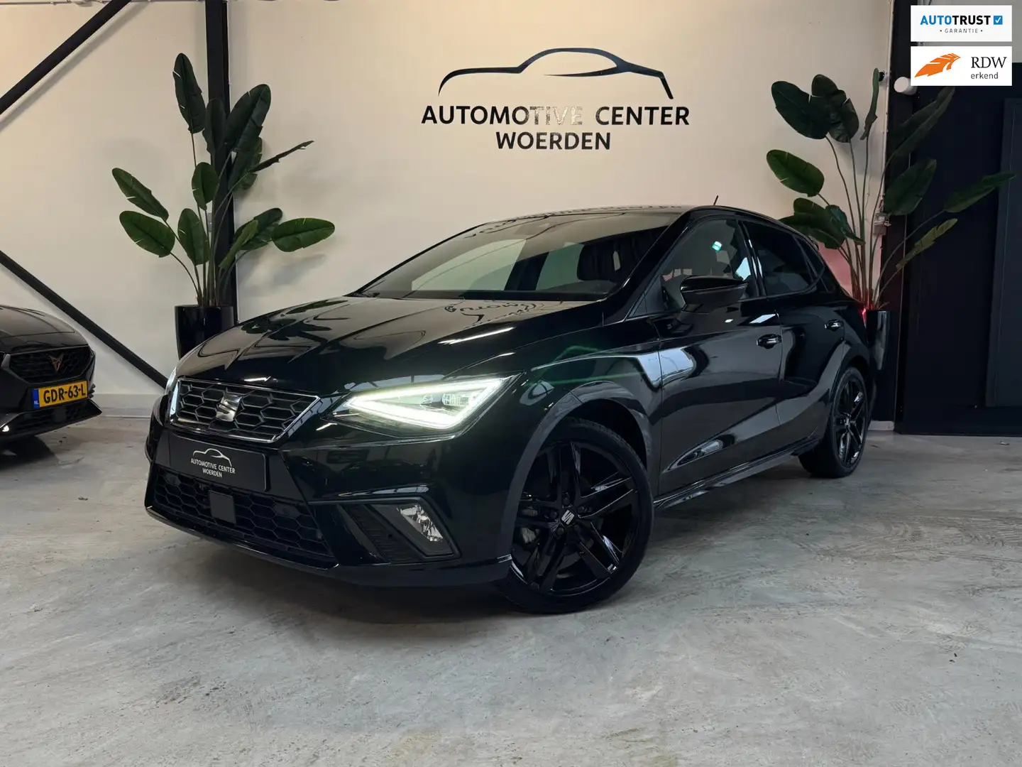 SEAT Ibiza 1.0 TSI FR Business Intense DSG VIRTUAL CARPLAY CA Zwart - 1